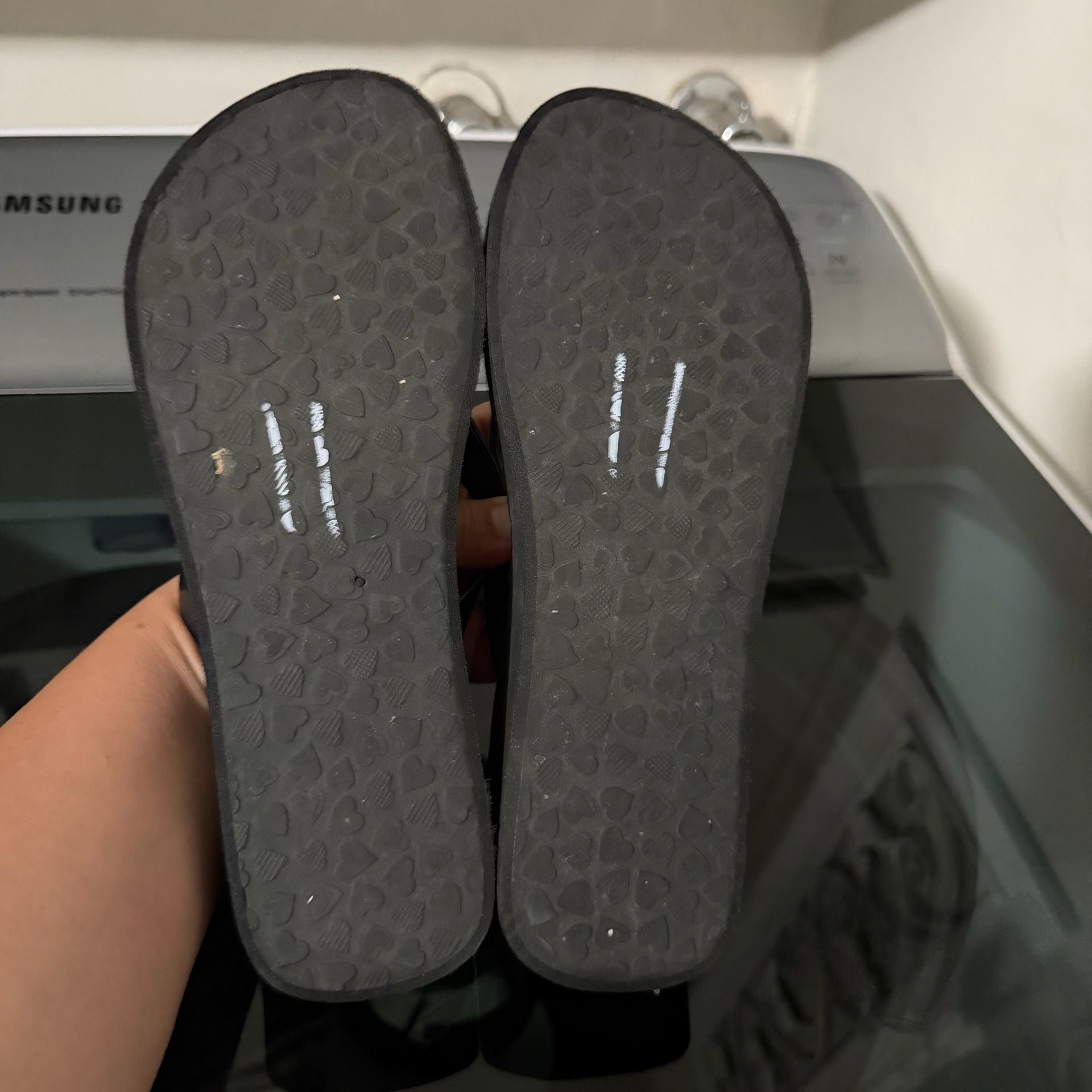 Brighton Paris Chic Flip Flops Sandals size 7 4