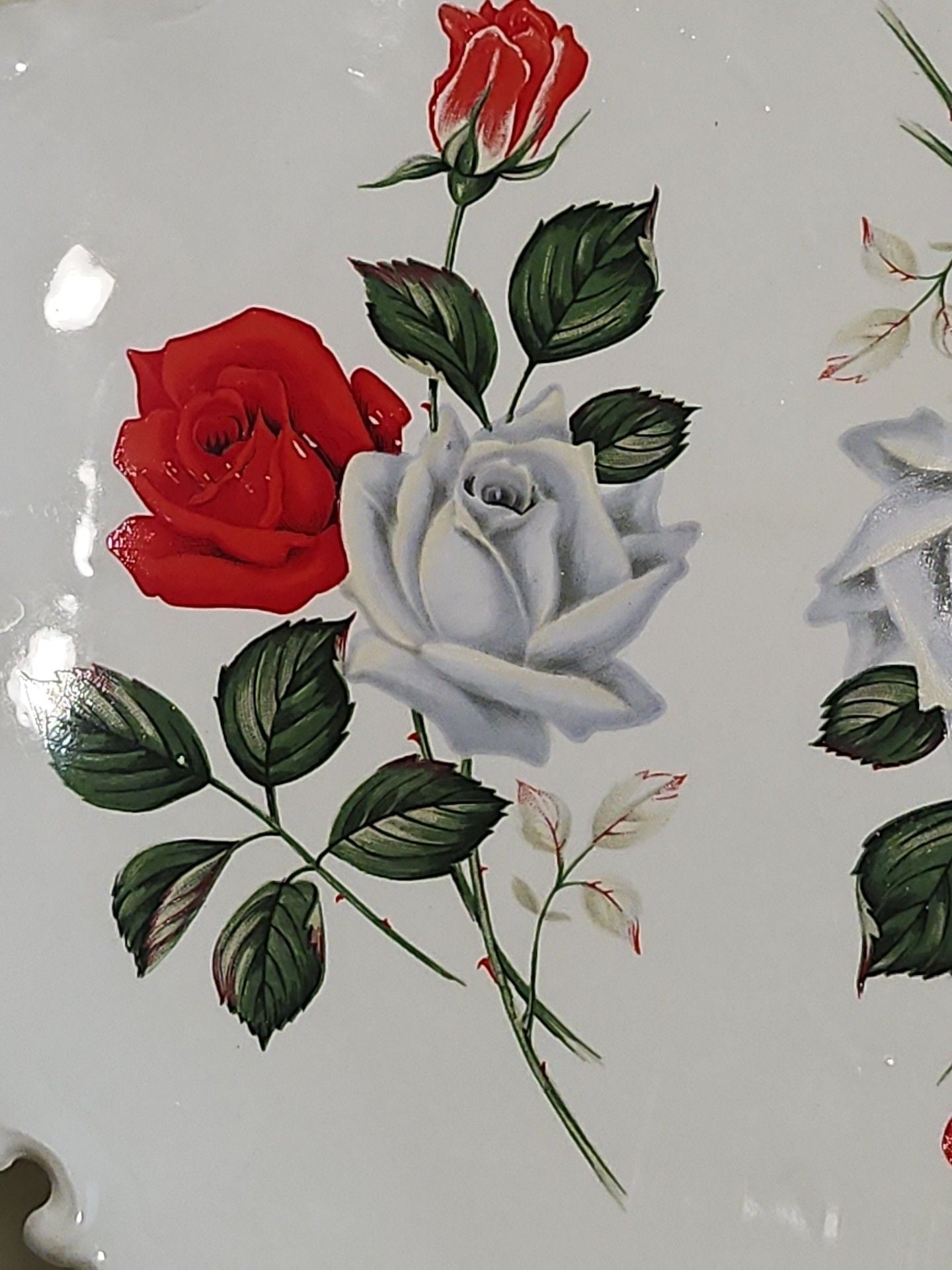Beautiful vintage decorative earthenware plate 3