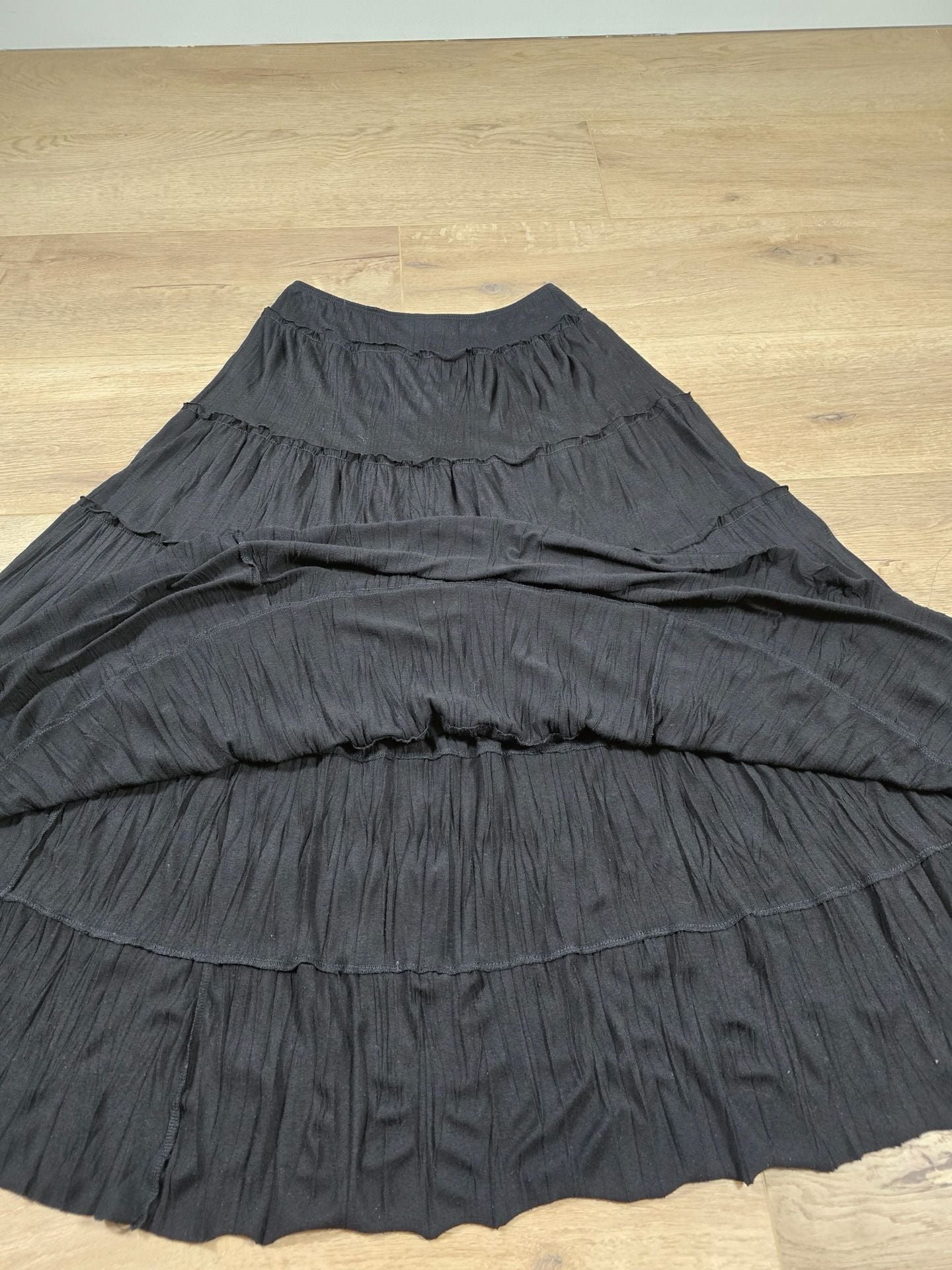 White House Black Market Black Tiered Midi Skirt Flowy Pull On Size S 7