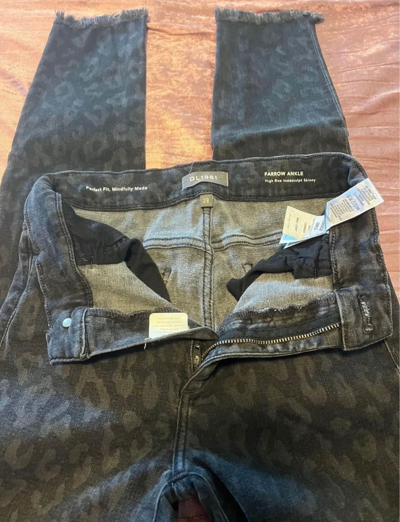 DL1961 Farrow Instasculpt Ankle Skinny Jeans Black Leopard Print size 28 raw hem 5