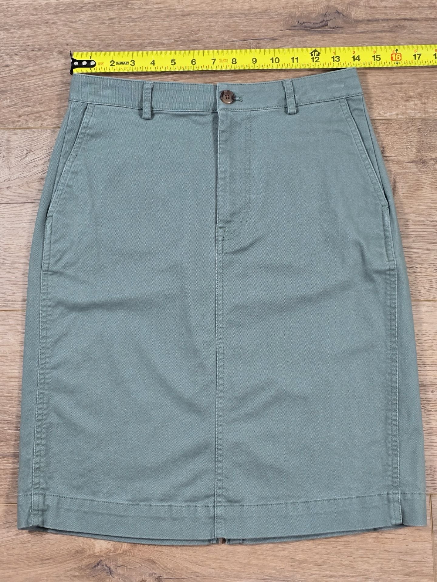 J.Crew Utility Pencil Skirt Sage Green Pockets Back Slit Size 4 4