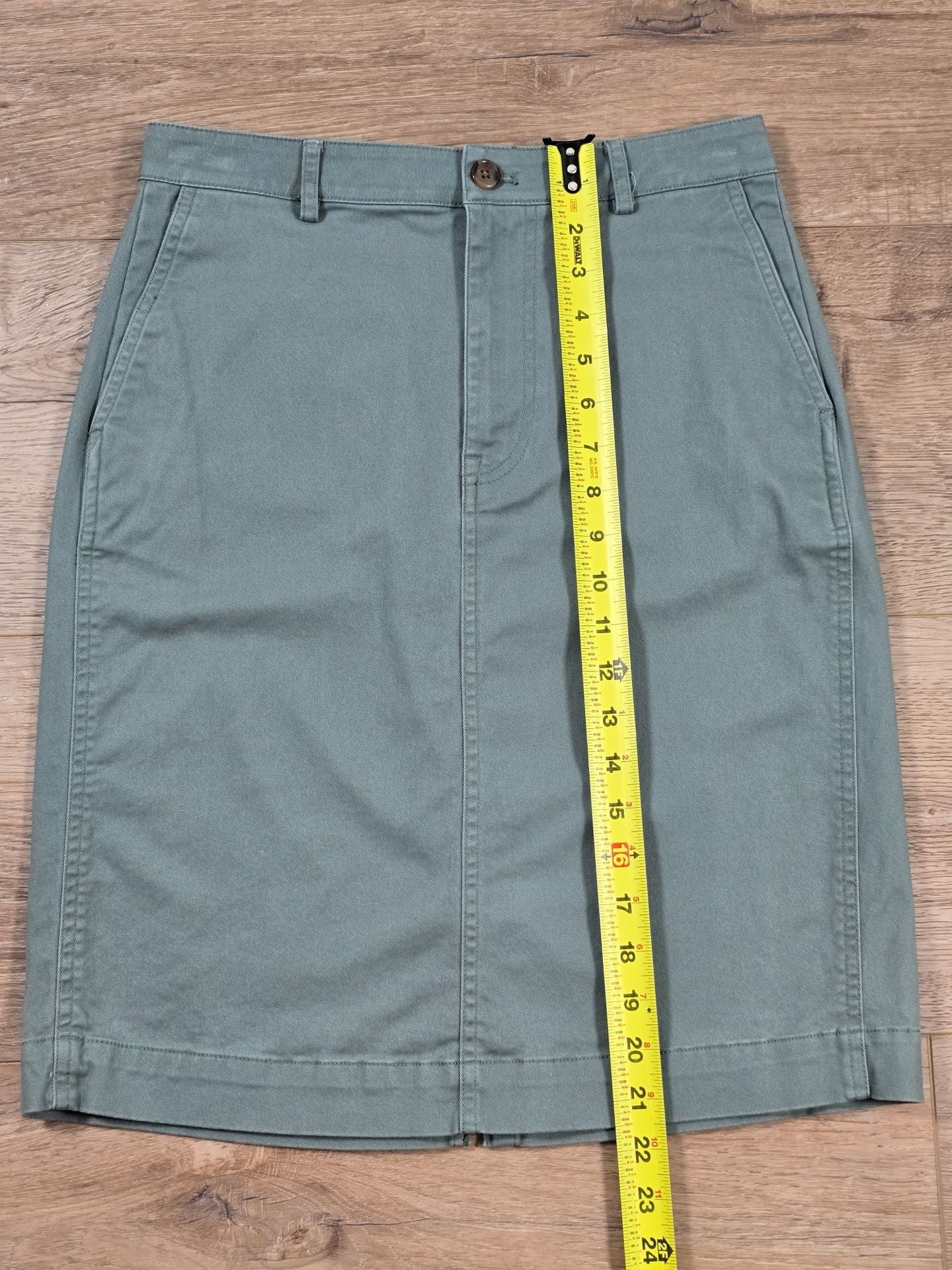 J.Crew Utility Pencil Skirt Sage Green Pockets Back Slit Size 4 6
