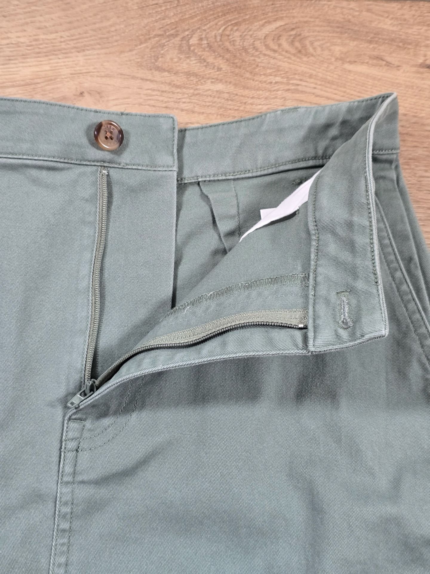 J.Crew Utility Pencil Skirt Sage Green Pockets Back Slit Size 4 8