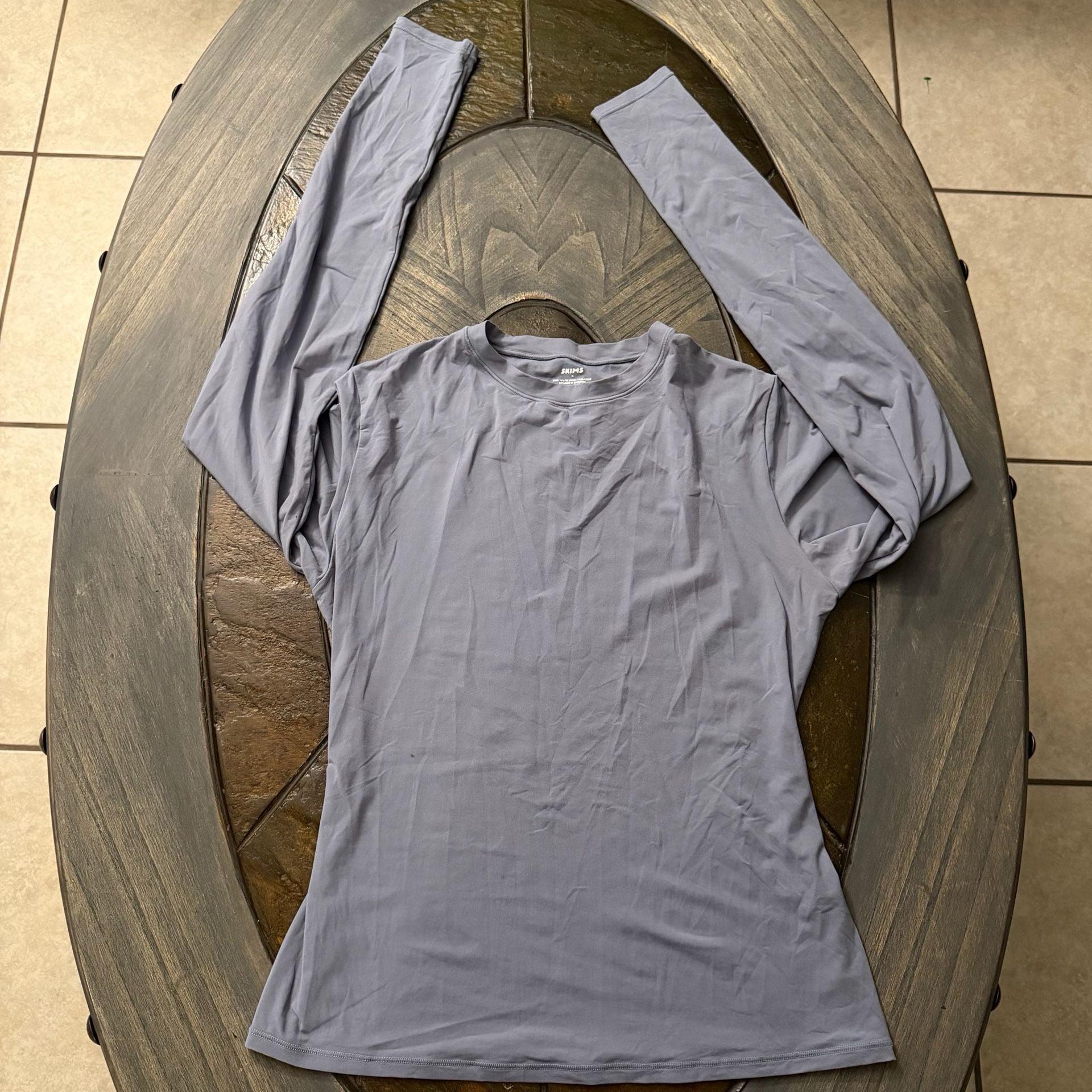 SKIMS Long Sleeve T-Shirt Size M 2