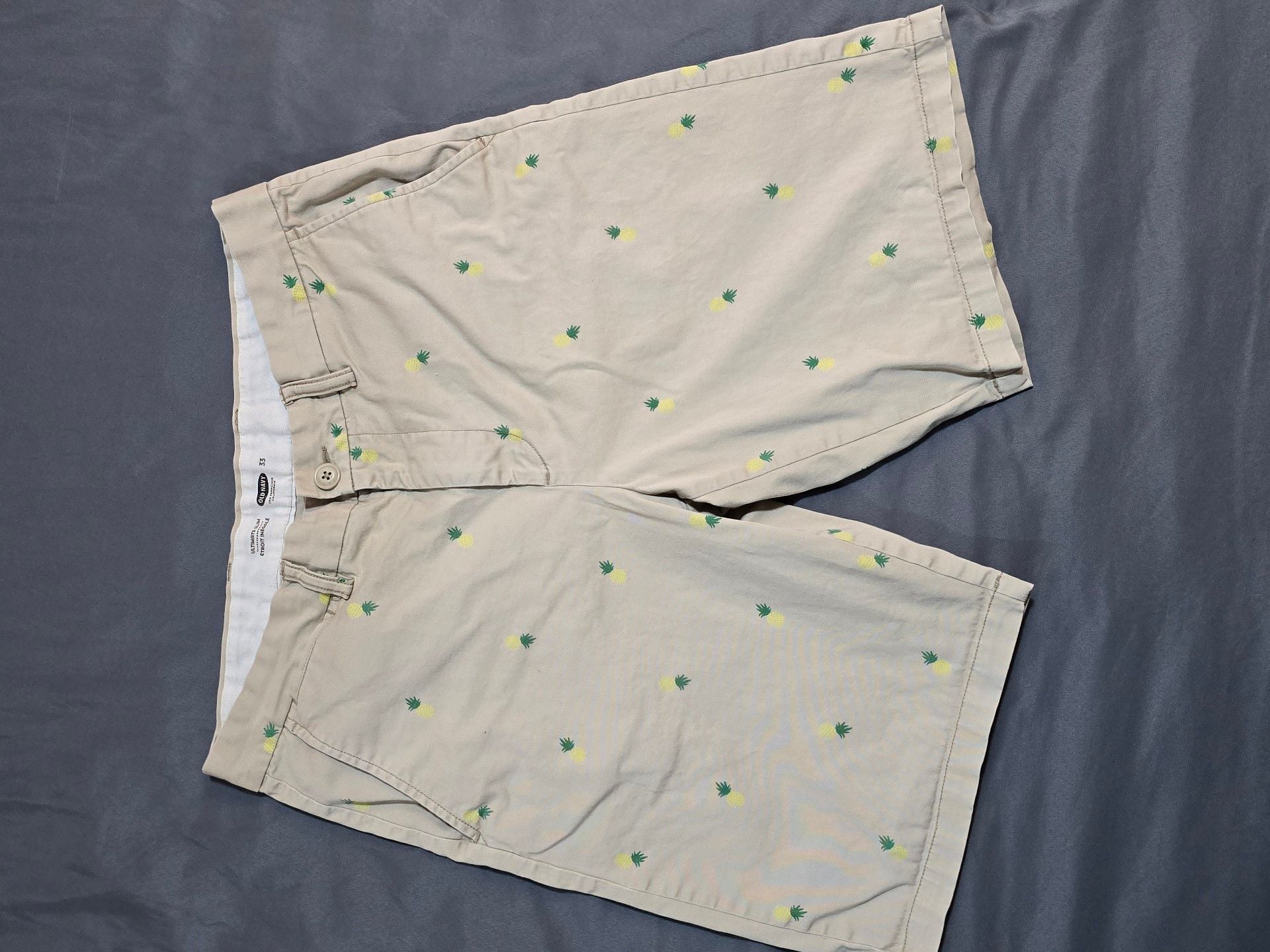 Old Navy Ultimate Slim Shorts Size 33 Beige Pineapple Print 2