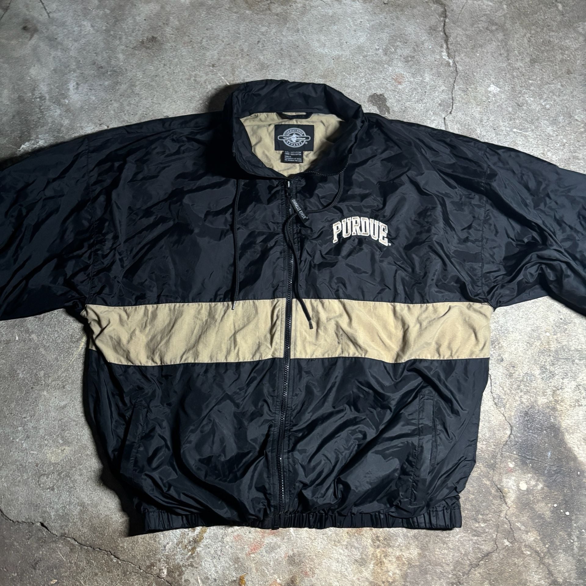 Rare vintage 1990s Purdue Boilermakers Jacket Size XL Black and gold 5