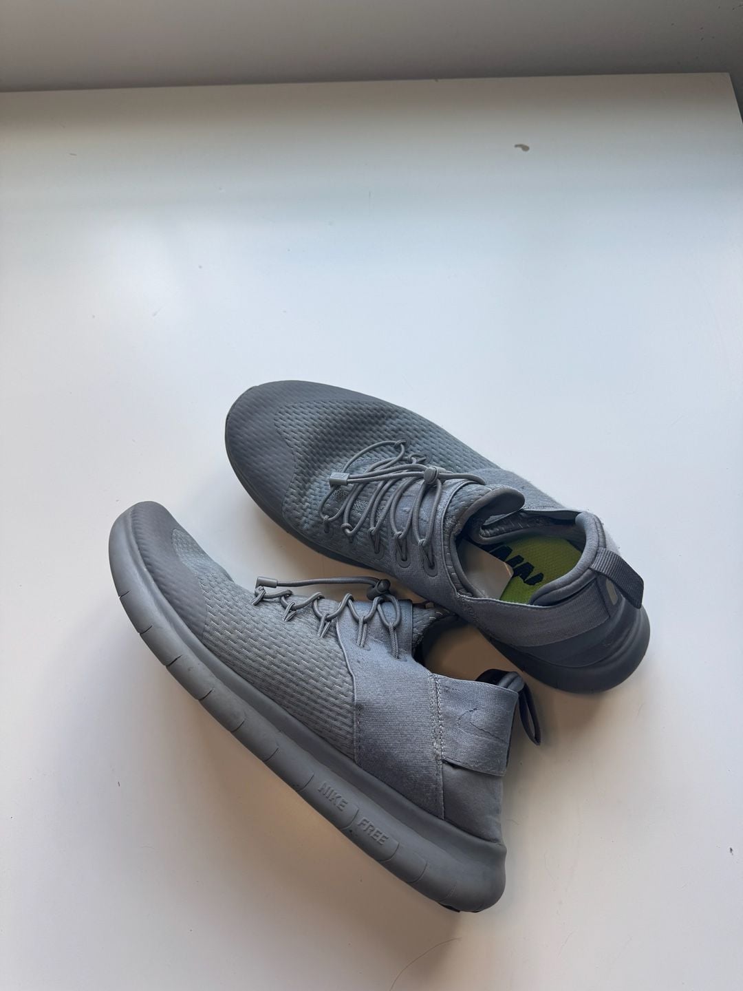 Nike Free RN Commuter Size 9 Gray Sneakers 2