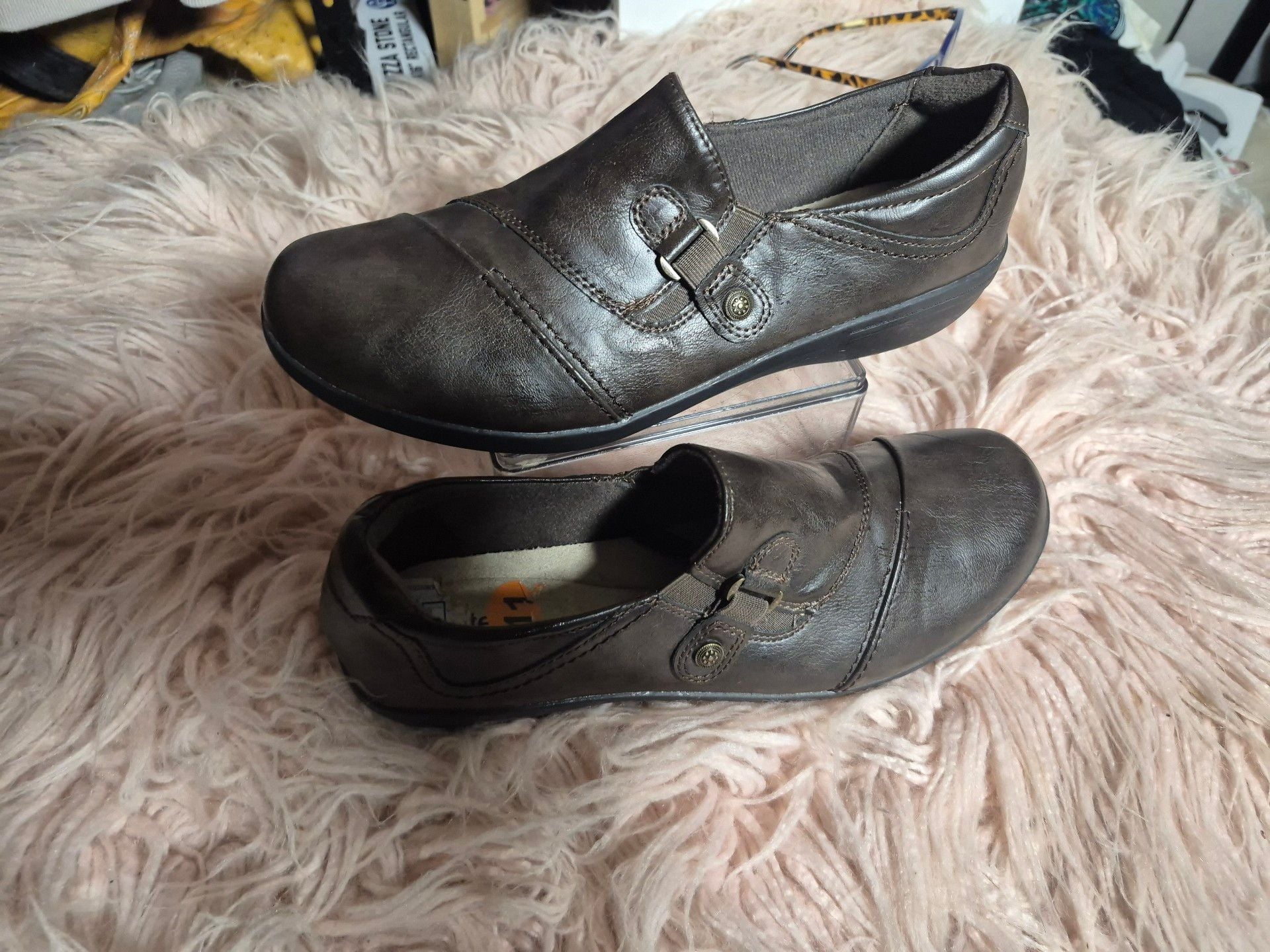 White Mountain Slip On Shoes Size 11 Brown Faux Leather Buckle 7
