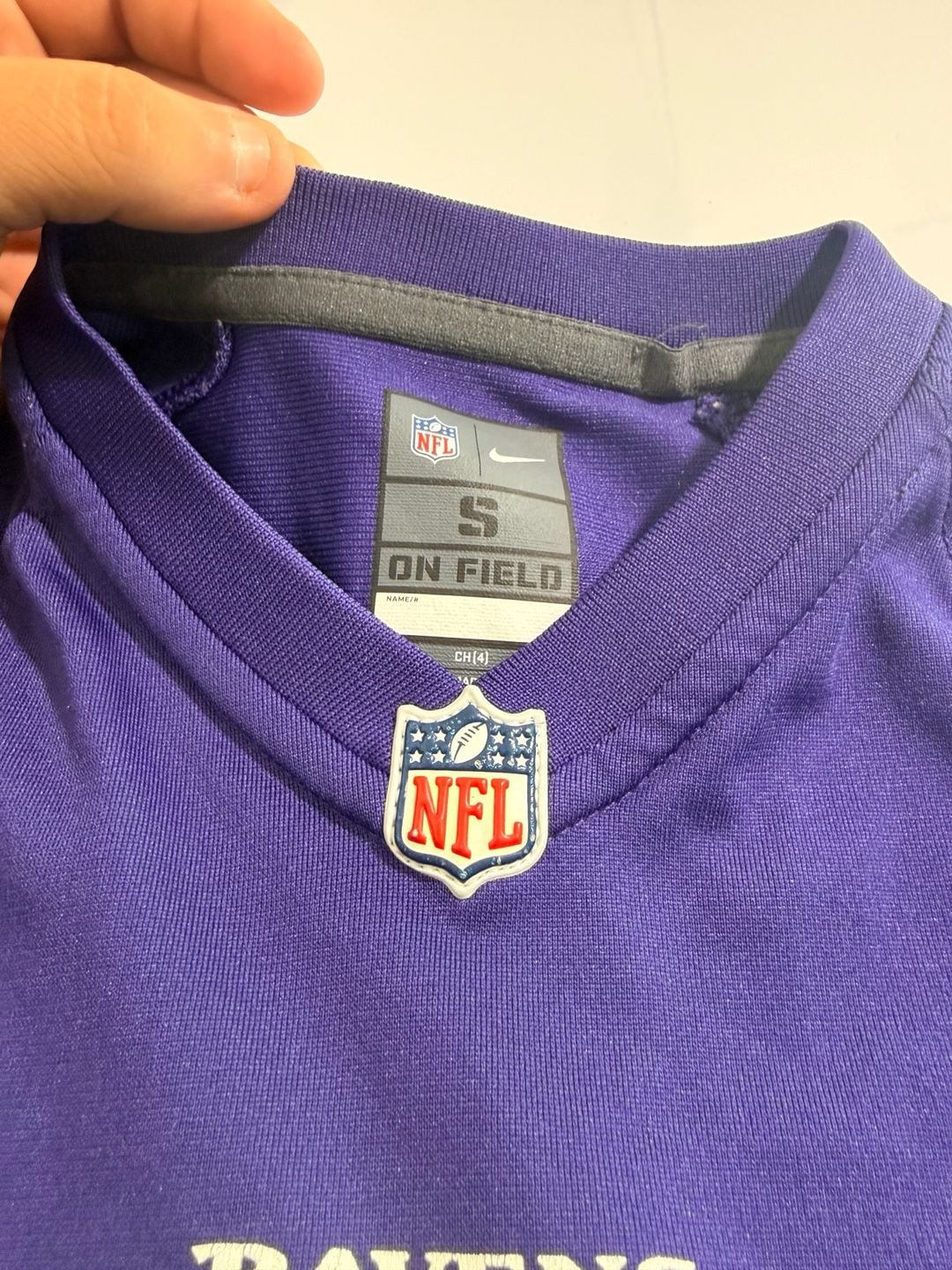 Nike Baltimore Ravens Lamar Jackson 8 Jersey Size S kids 5