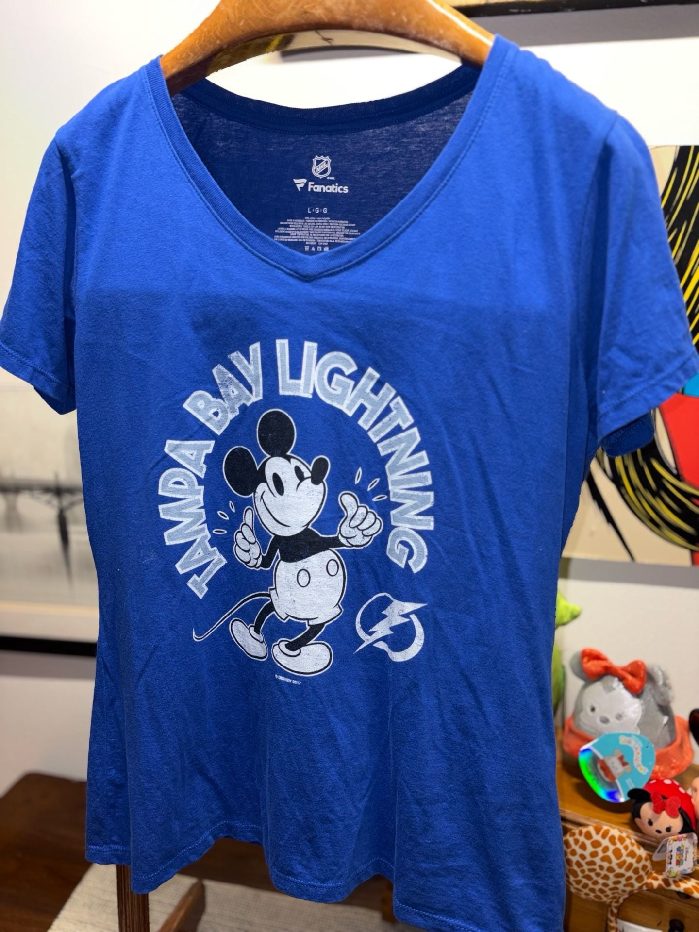 Fanatics Tampa Bay Lightning Mickey Mouse V-Neck T-Shirt Size L 3
