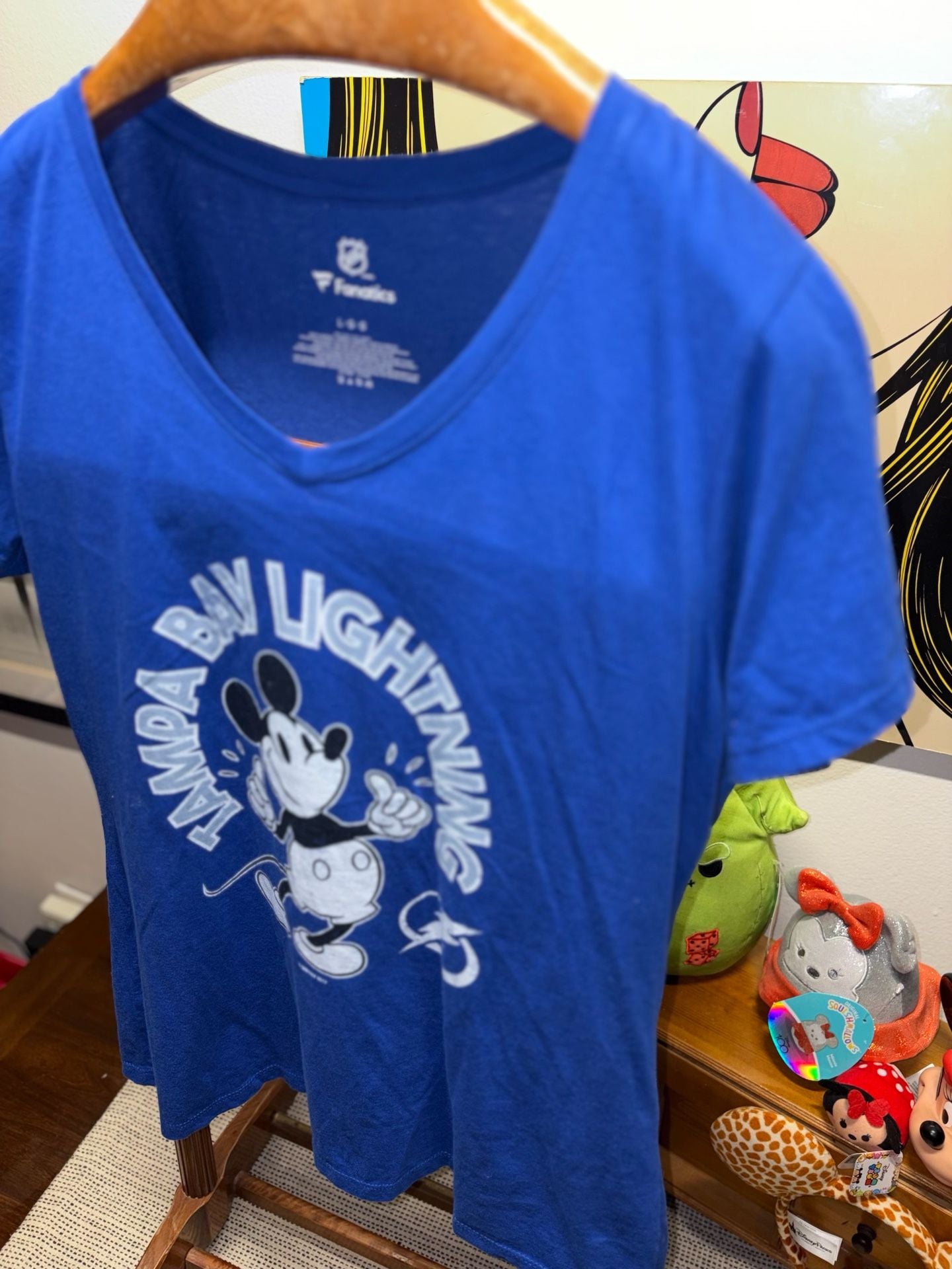 Fanatics Tampa Bay Lightning Mickey Mouse V-Neck T-Shirt Size L 5