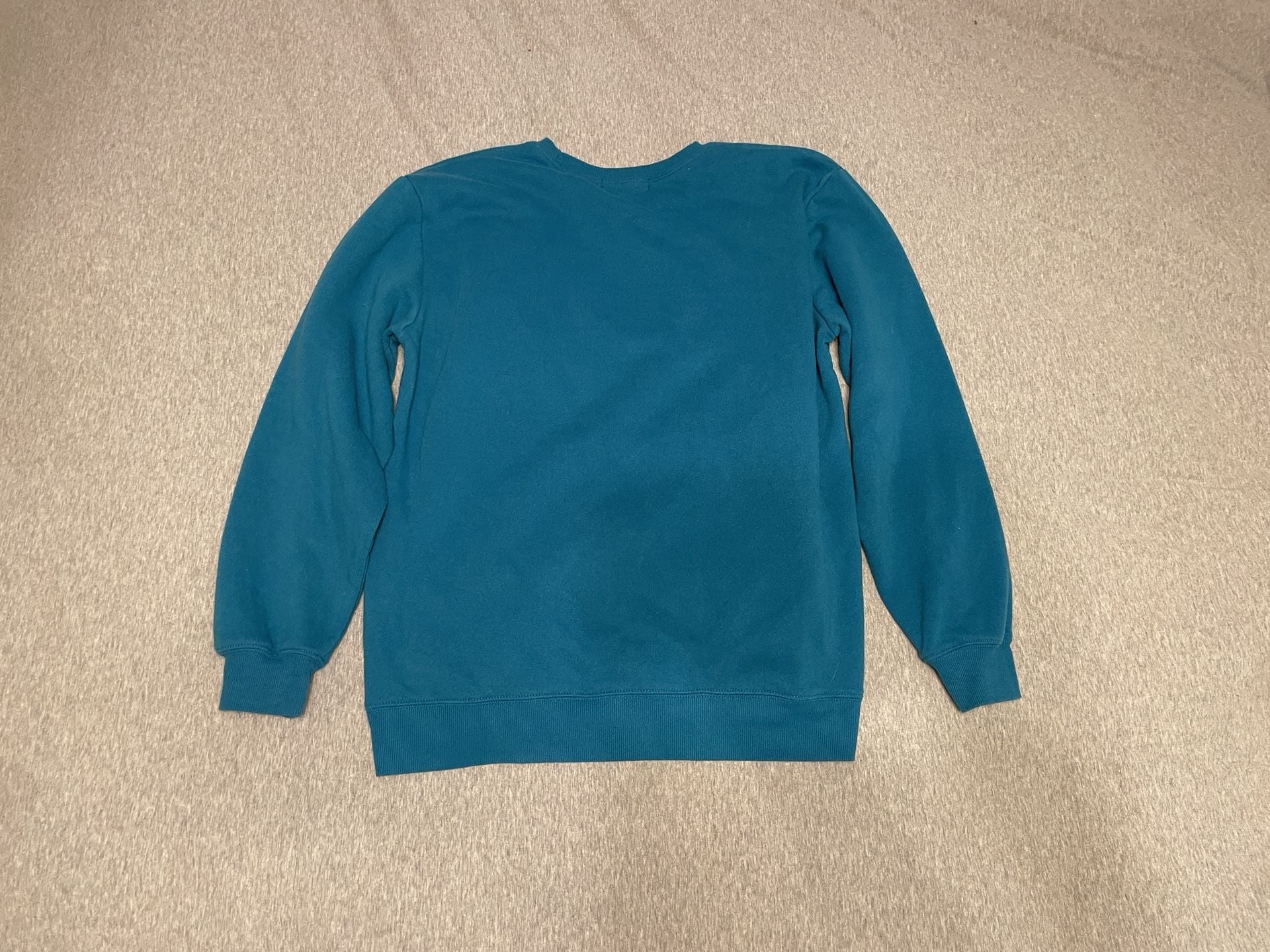 Social Scene Smiley Face Embroidered Sweatshirt Size M Blue
Hippie
Cozy 6