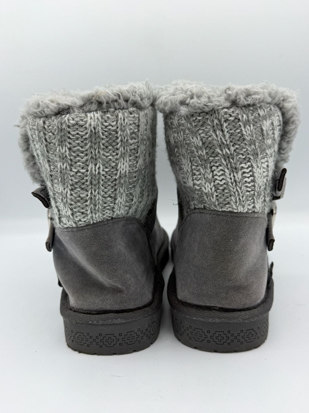 MUK LUKS Womens Size 8 Gray Faux Suede Sweater Knit Fur Lined Ankle Boots 6