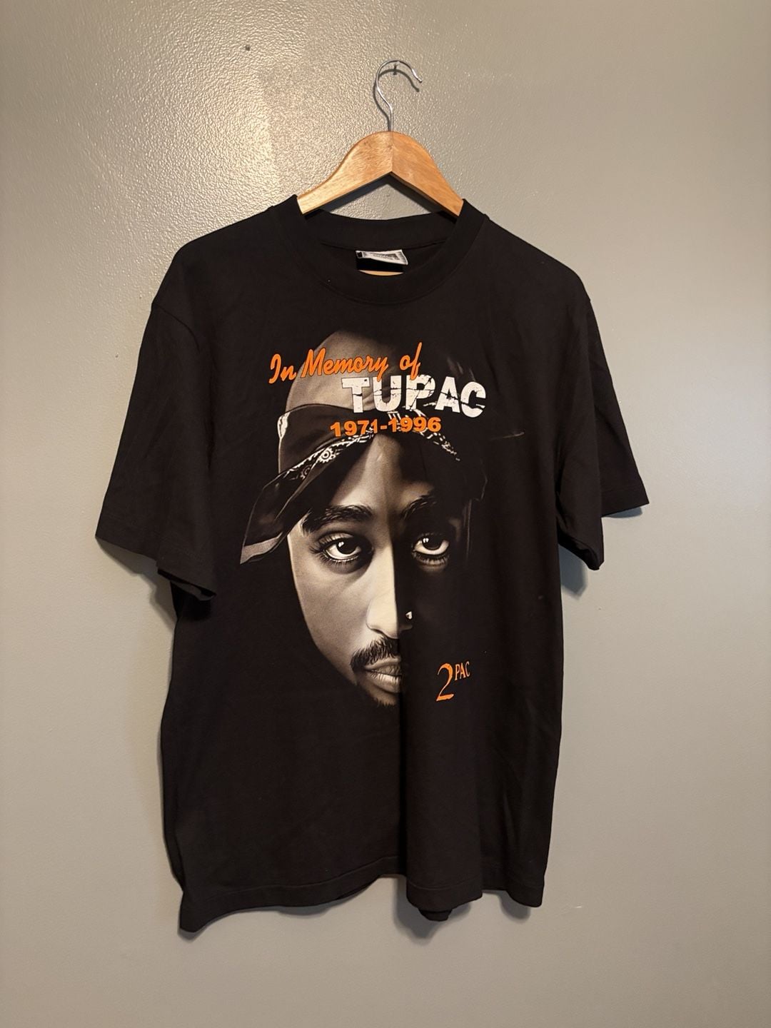 Tupac Shakur Legends Live Forever Graphic T-Shirt Black 1