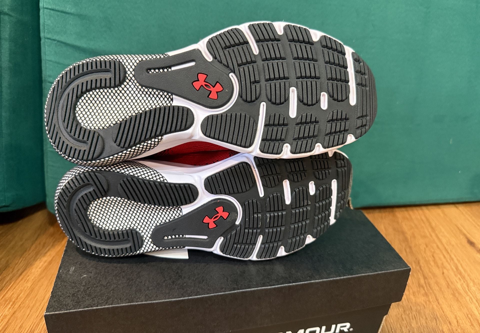 Under Armour BGS HOVR Turbulence 2 Size 7Y Red Sneakers 6