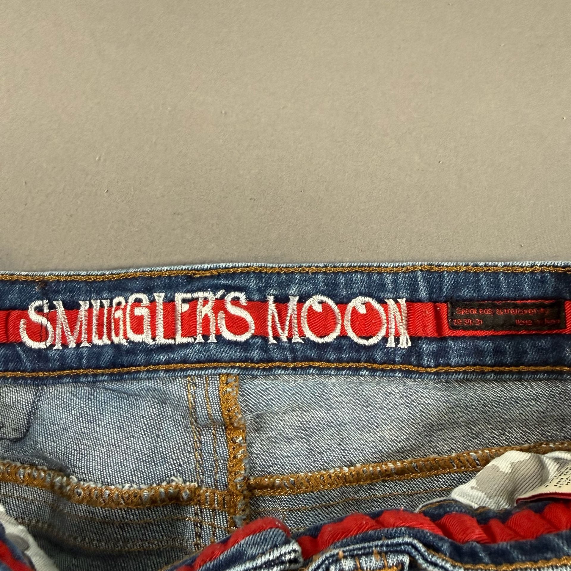 Smugglers Moon W30 L31 Distressed Jeans Rhinestone Side Stripe Skull Y2K
2