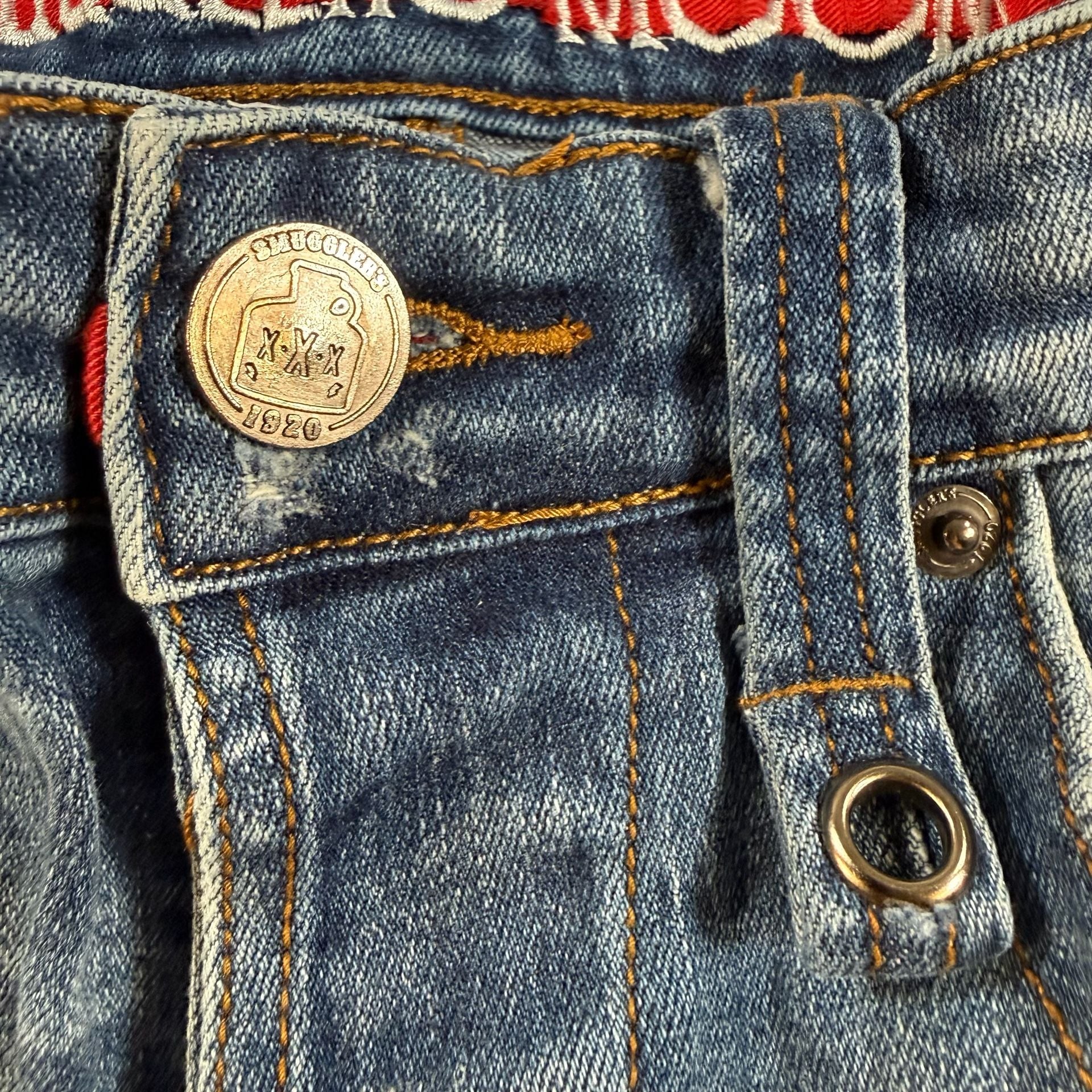 Smugglers Moon W30 L31 Distressed Jeans Rhinestone Side Stripe Skull Y2K
4