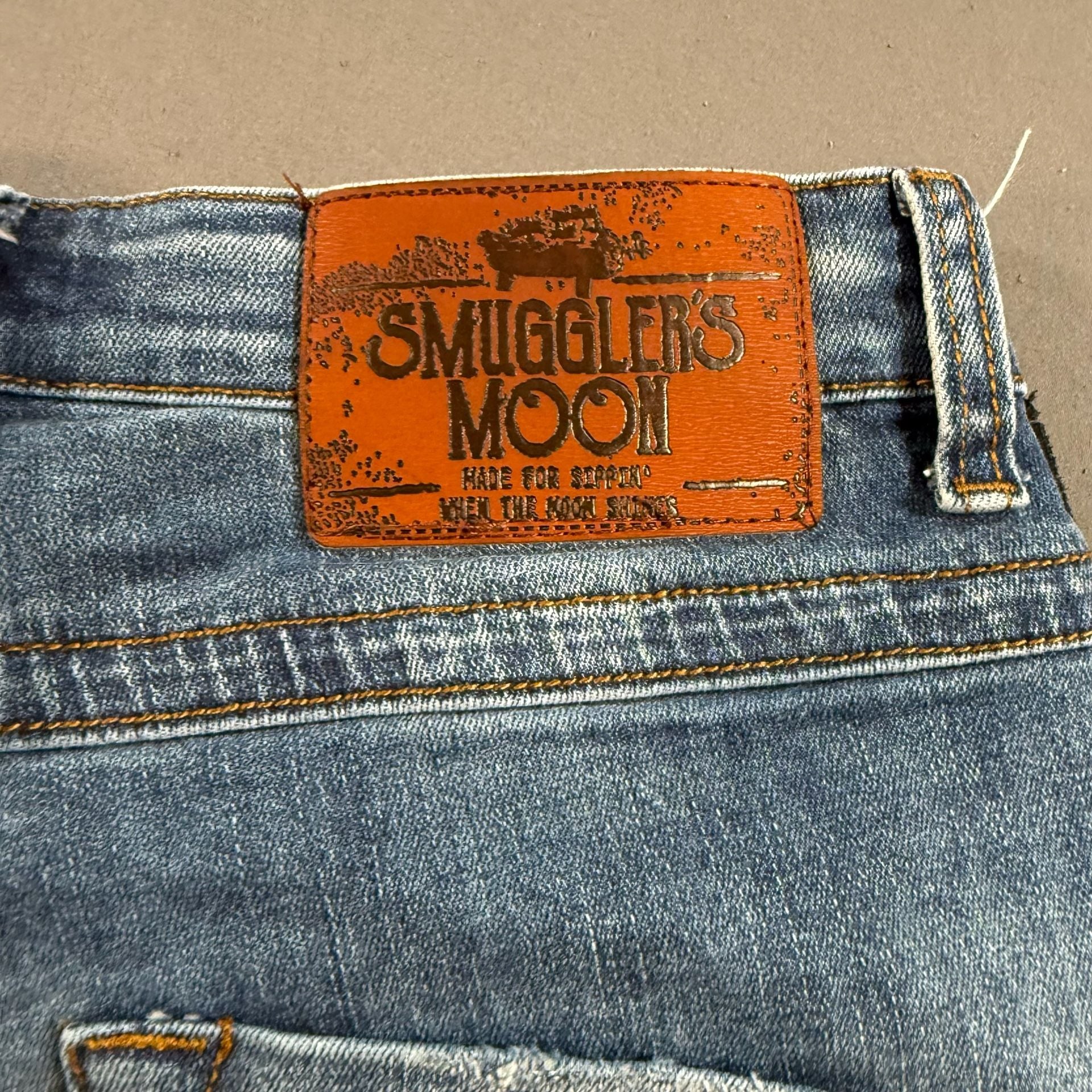 Smugglers Moon W30 L31 Distressed Jeans Rhinestone Side Stripe Skull Y2K
10
