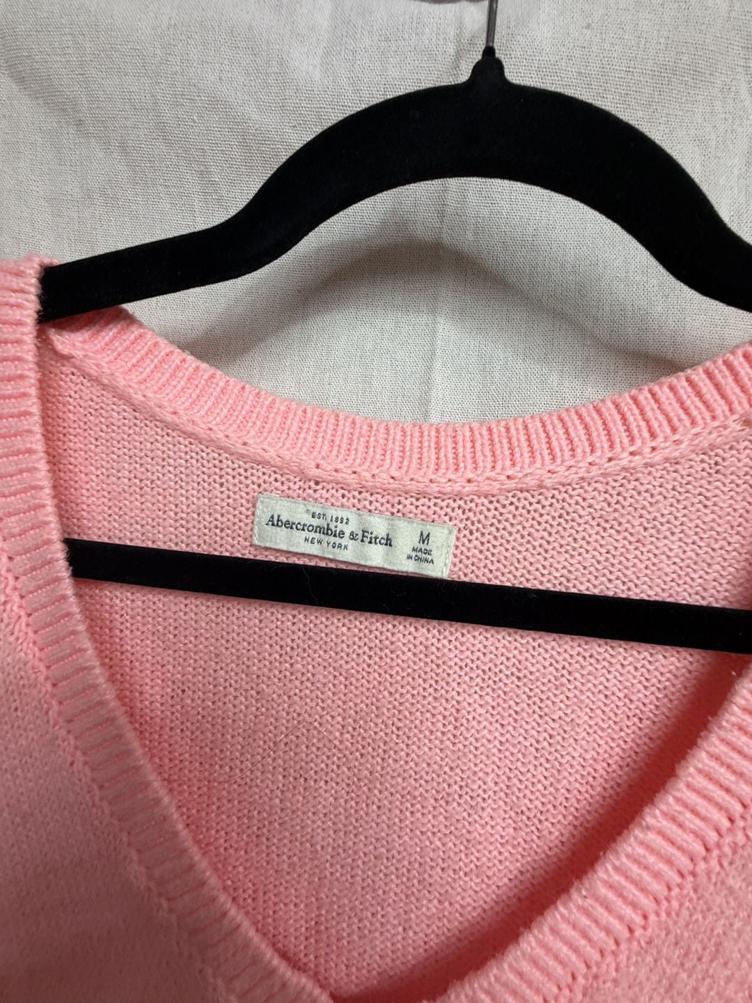 Abercrombie & Fitch V-Neck Sweater Size M Pink Long Sleeve 3