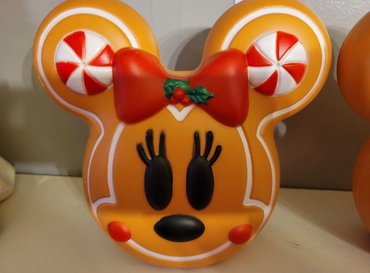 Disney Mickey And Minnie Mouse Gingerbread Decor Set 2