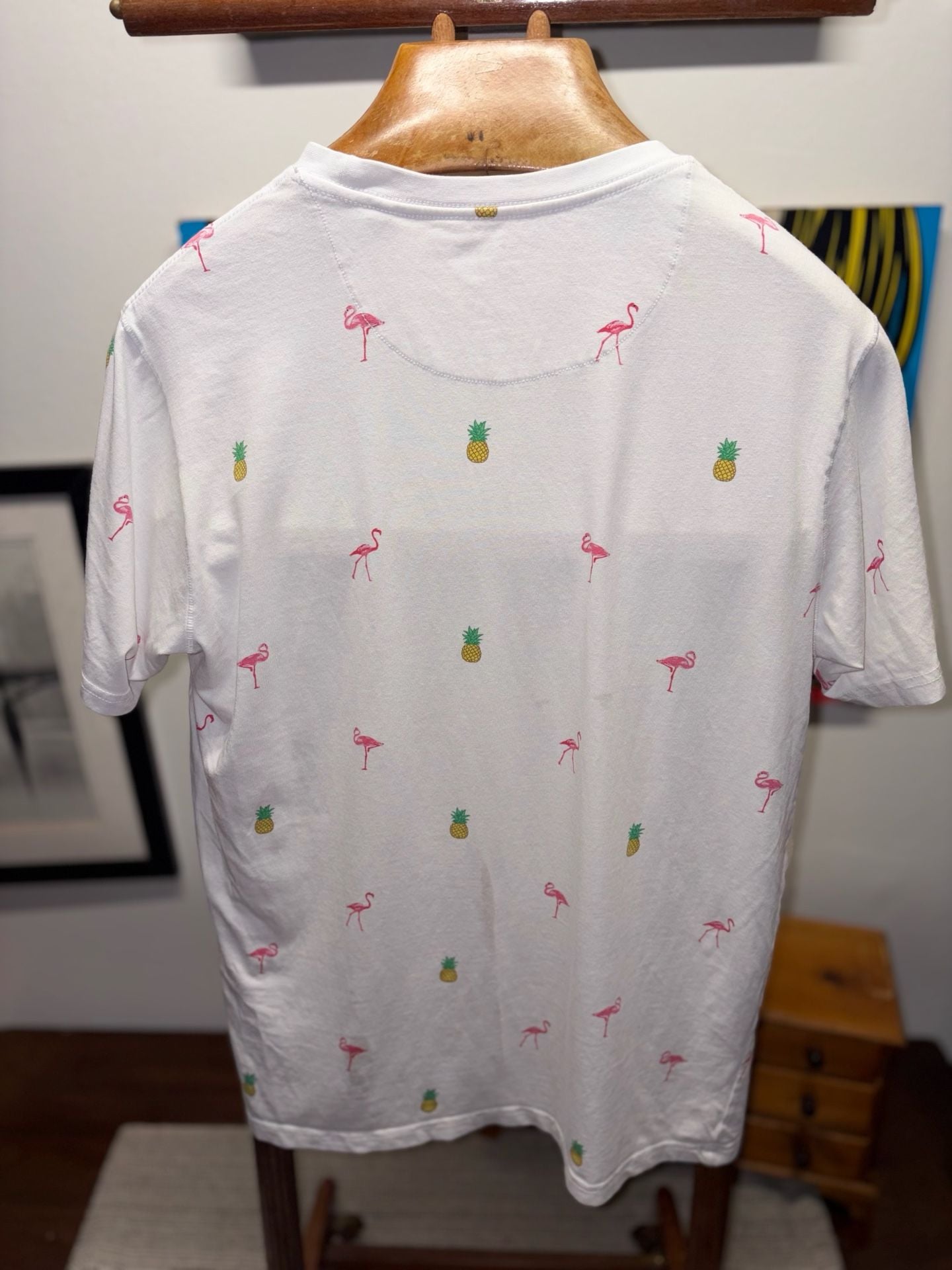 Free Planet Men’s Graphic T-Shirt Size Medium White Flamingo Pineapple 7