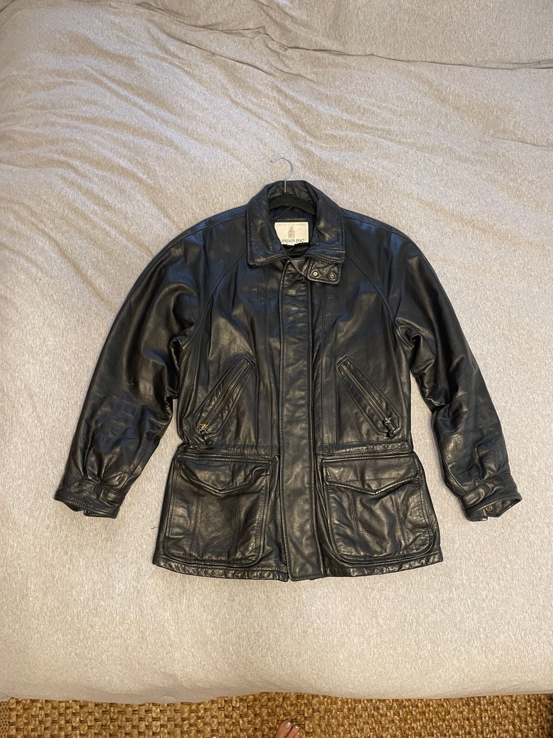 London Fog Genuine Leather Jacket Size S Black Quilted Lined Vintage
80’s
90’s 2