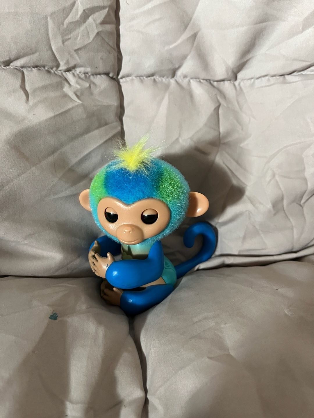 WowWee Fingerlings Leo Interactive Baby Monkey Blue 1