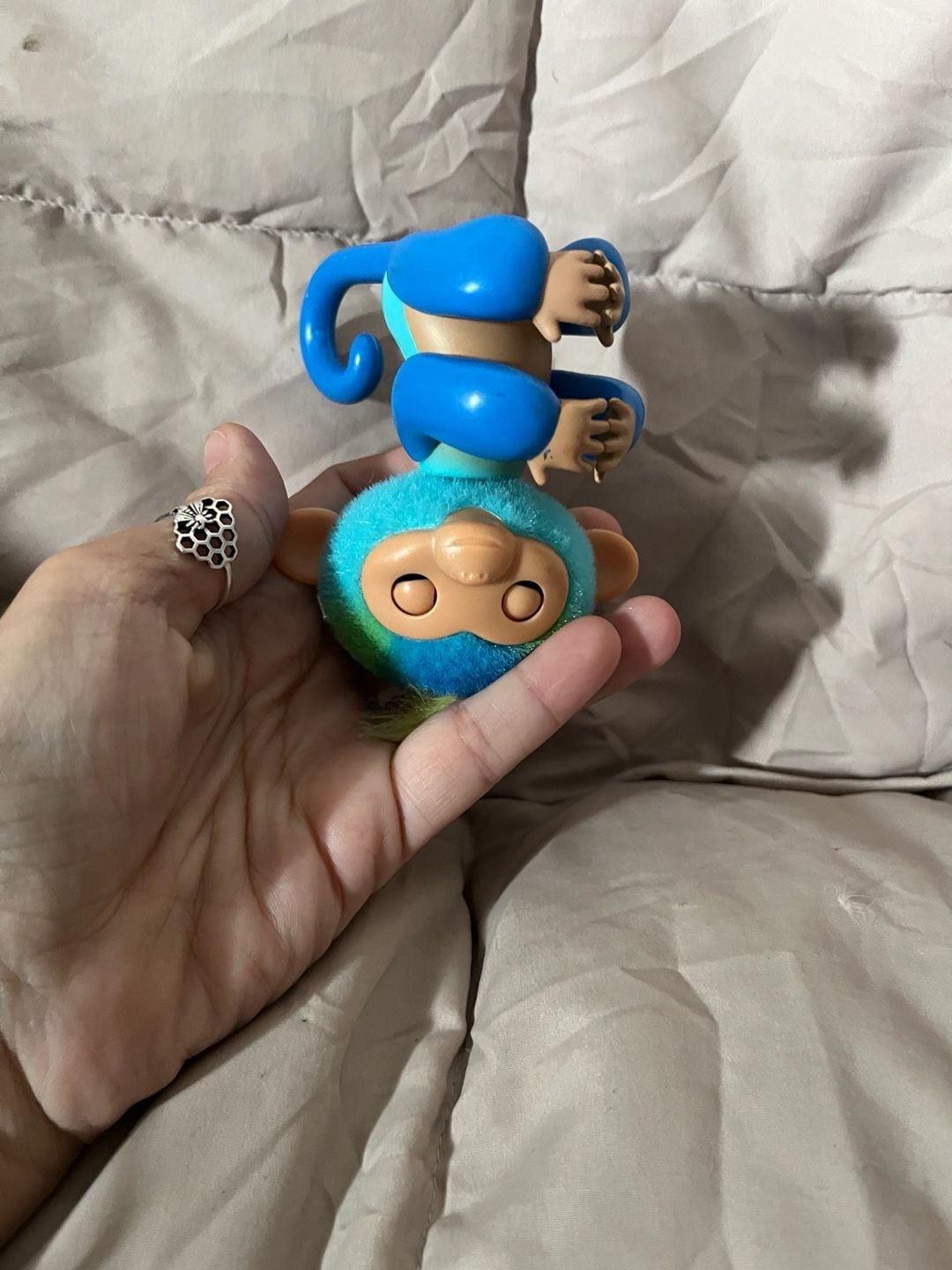 WowWee Fingerlings Leo Interactive Baby Monkey Blue 3