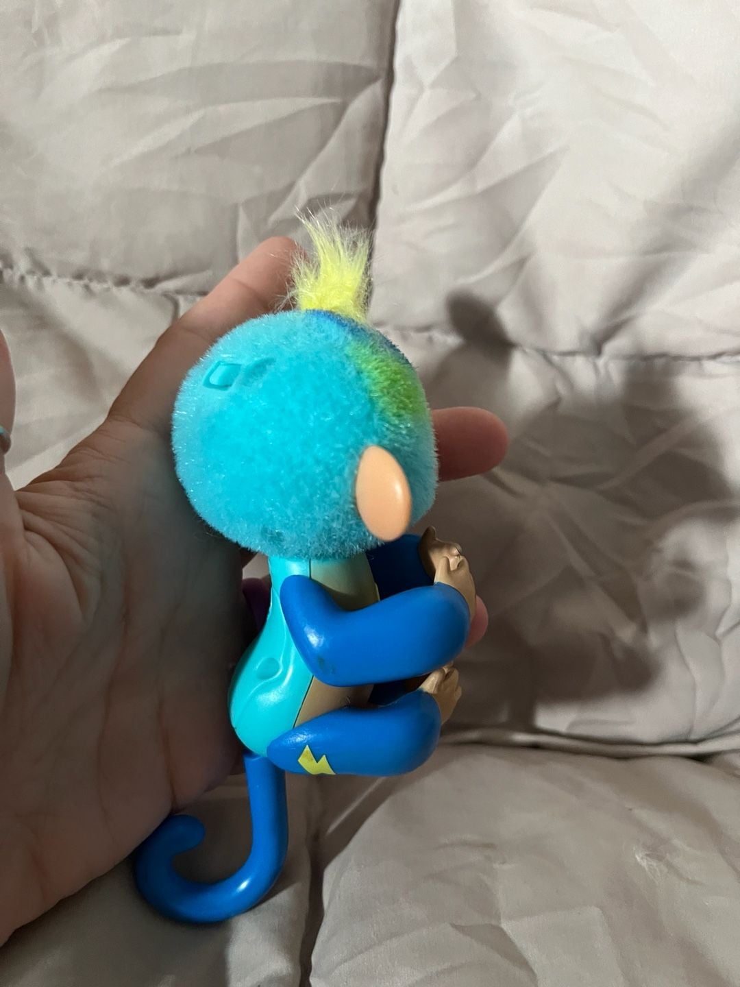 WowWee Fingerlings Leo Interactive Baby Monkey Blue 5