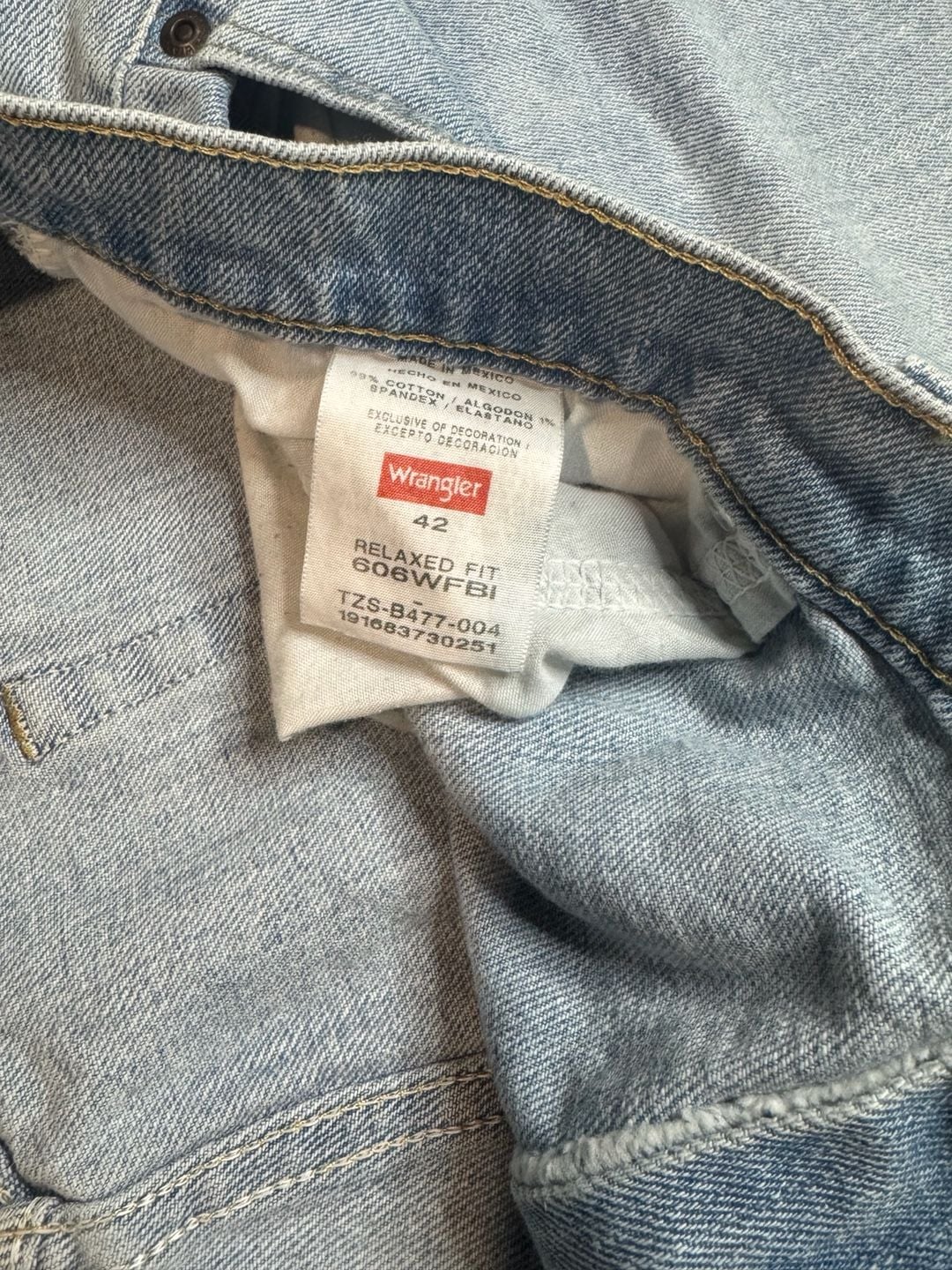 Levi's Denim Shorts Size 44 Light Wash 4