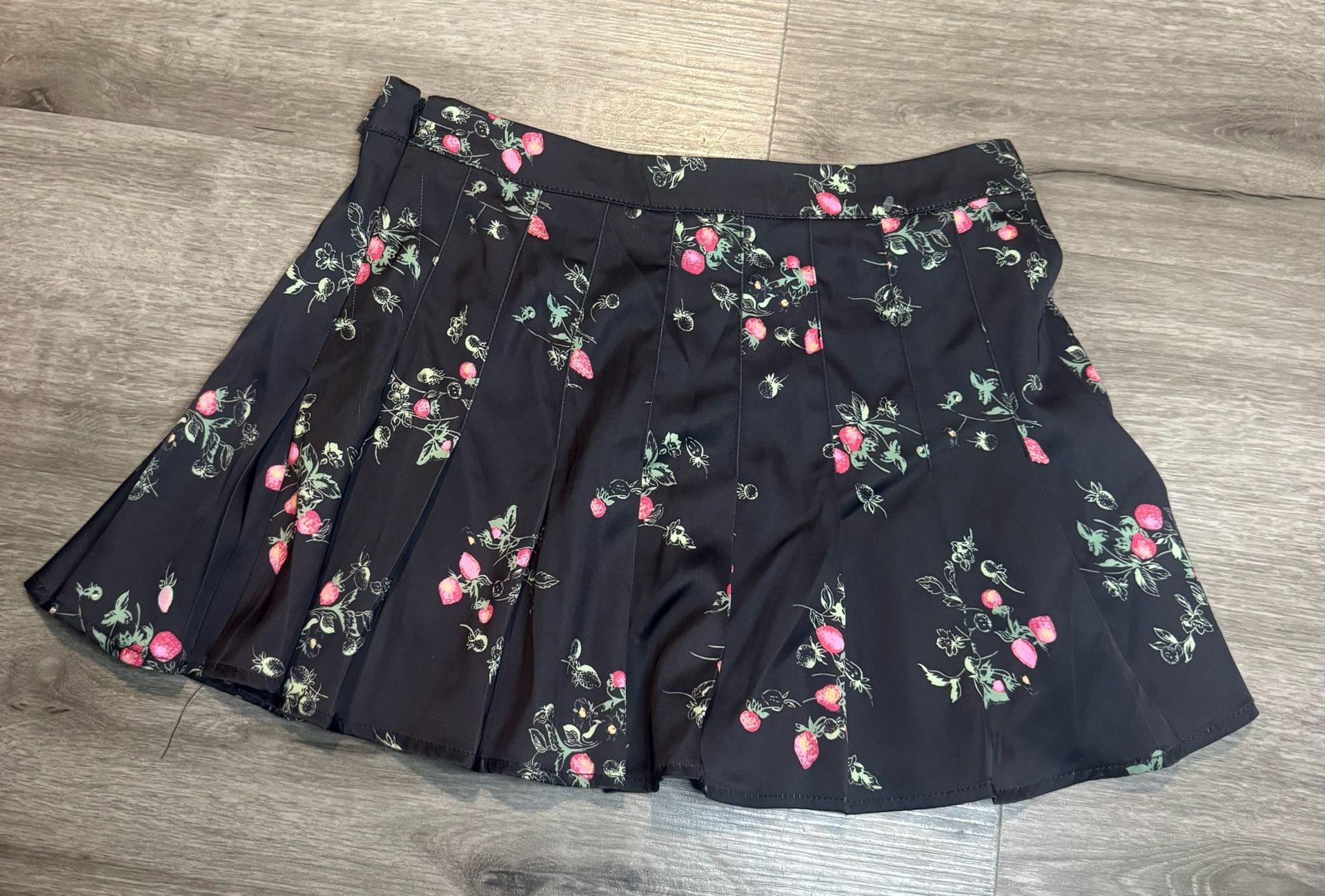 Unbranded Strawberry Print Pleated Skirt 3
