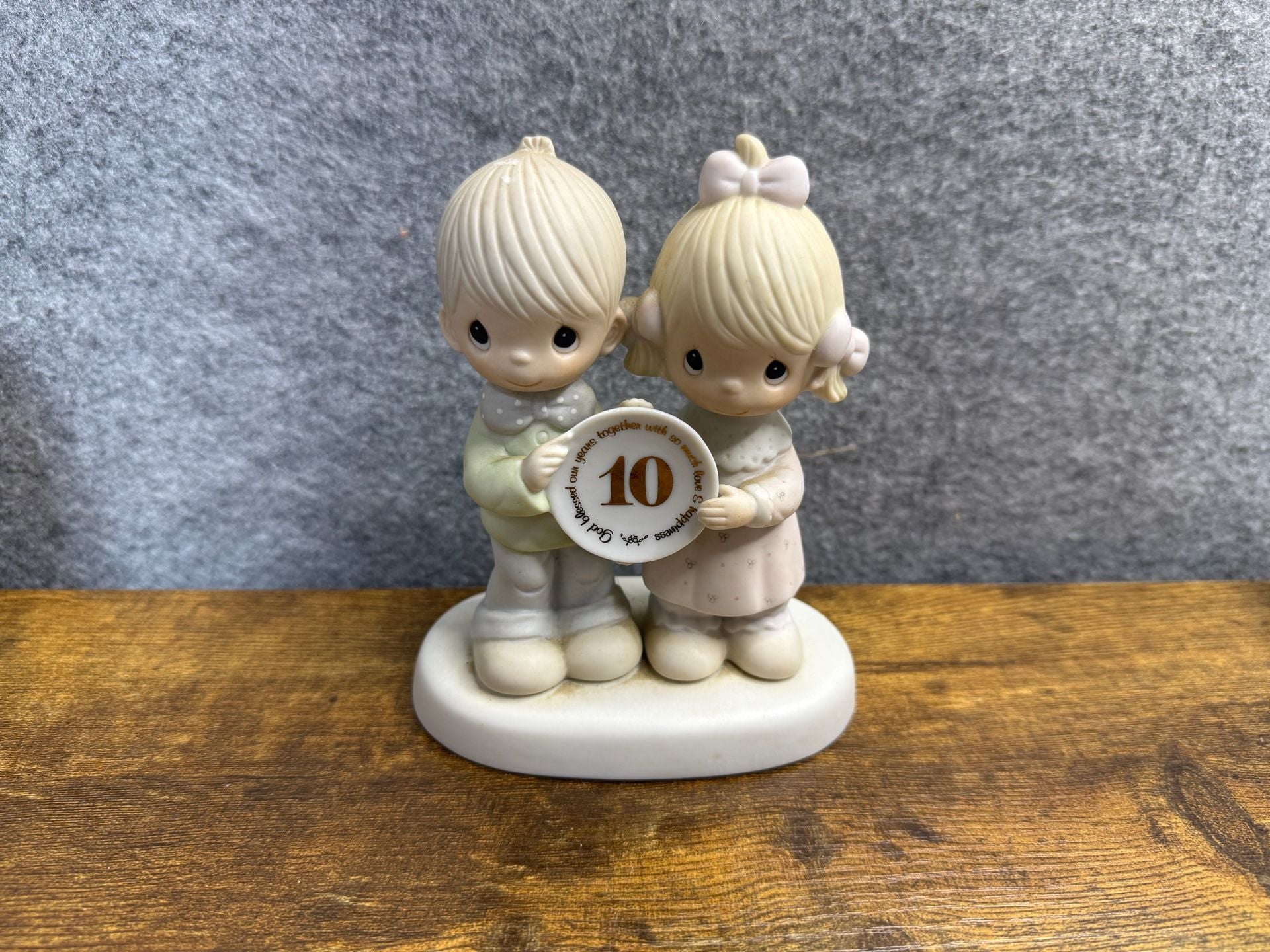 Precious Moments Figurine 10th Anniversary Decade Of Love 2