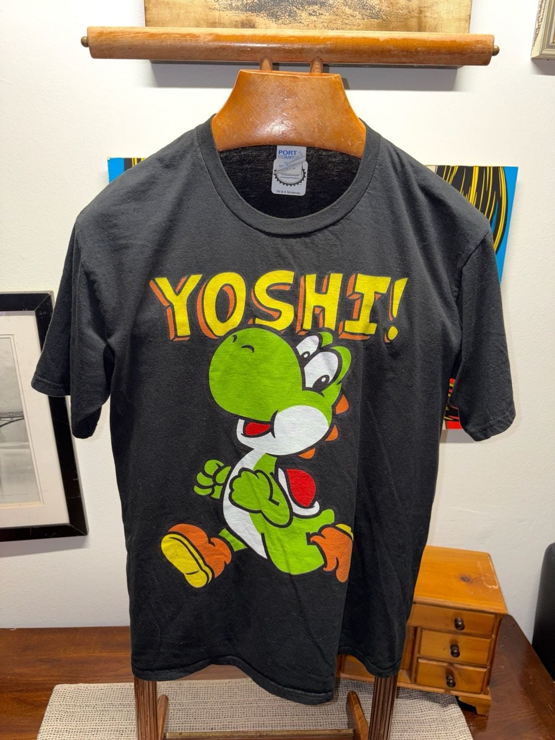 Nintendo Yoshi Graphic T-Shirt Black Size L 2