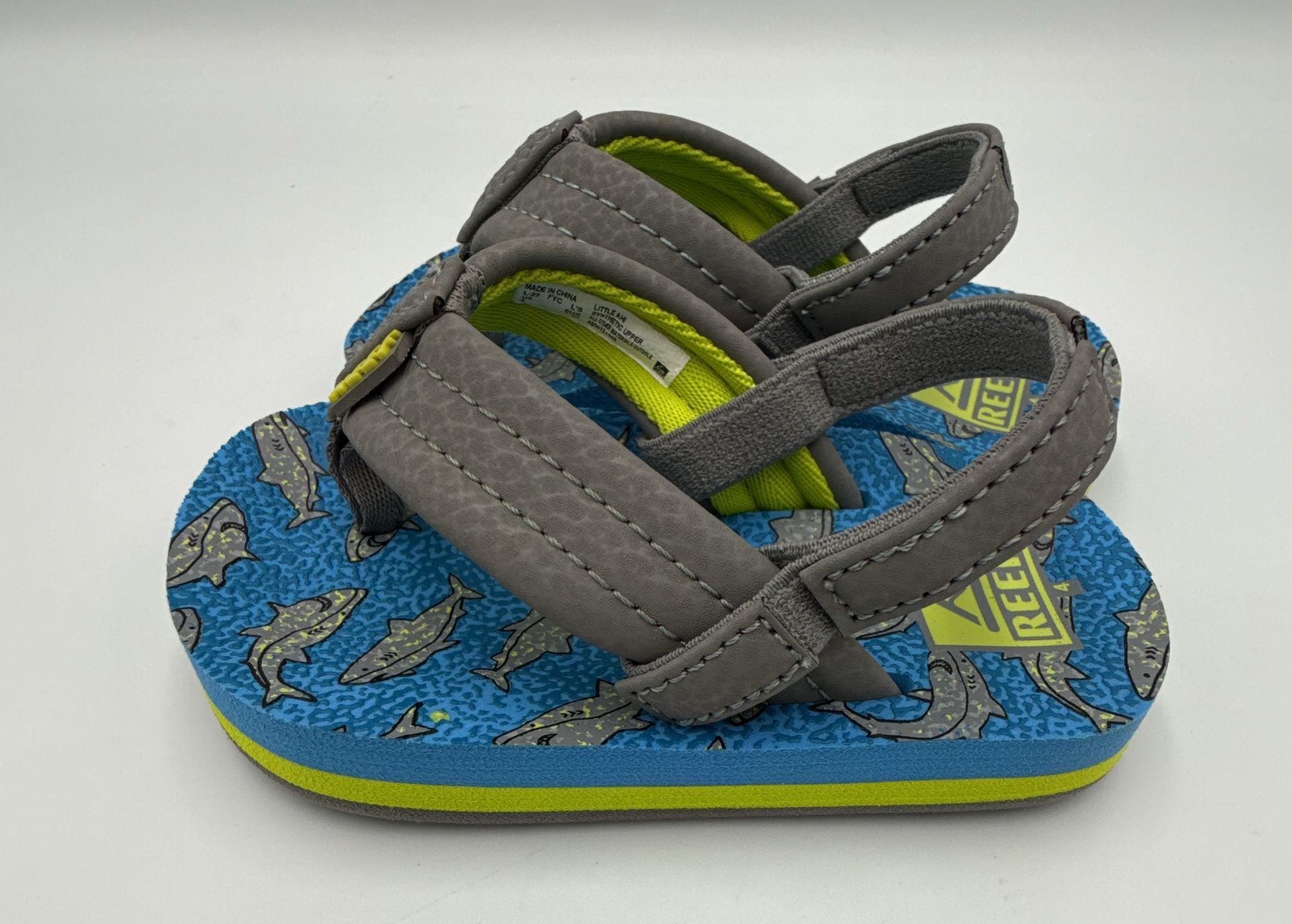 Reef Little Ahi Sandals Shark Blue Gray
Size 4 T
#901 8