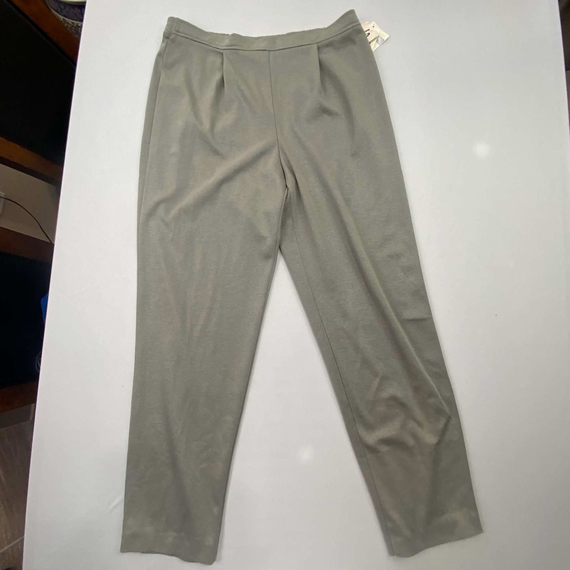 Norton McNaughton Pants Size L Gray Pull On Pleated Stretch 2