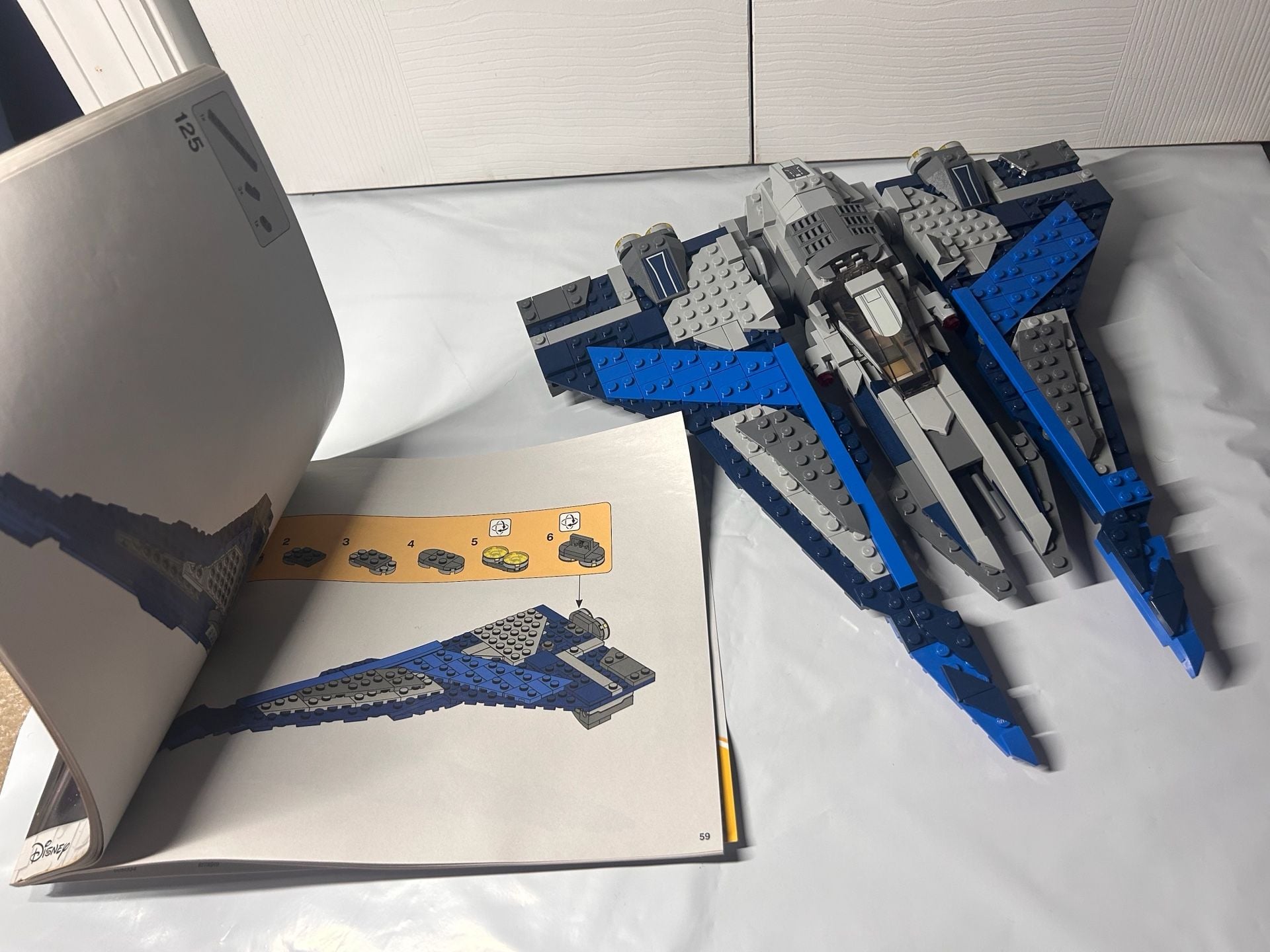 LEGO Star Wars Mandalorian Starfighter 75316 2