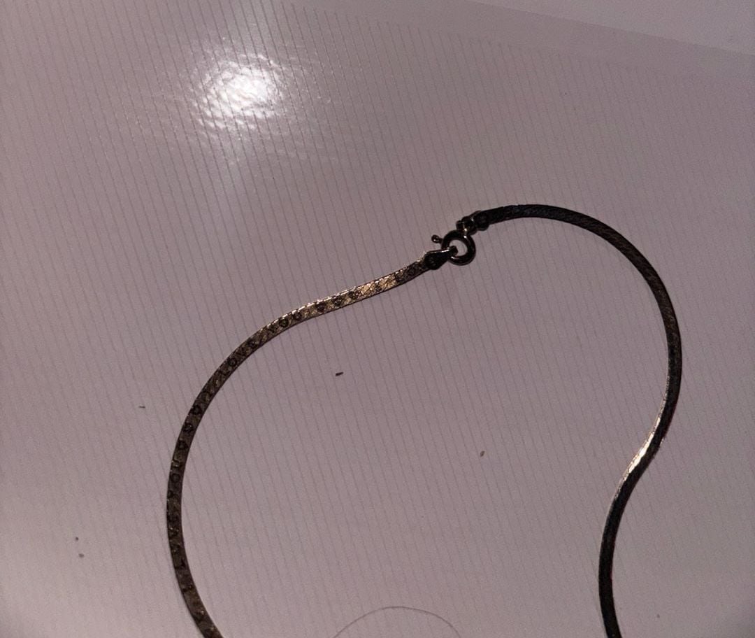 Vintage .925 Italy with makers mark Sterling Silver Herringbone Iluvu Necklace 1