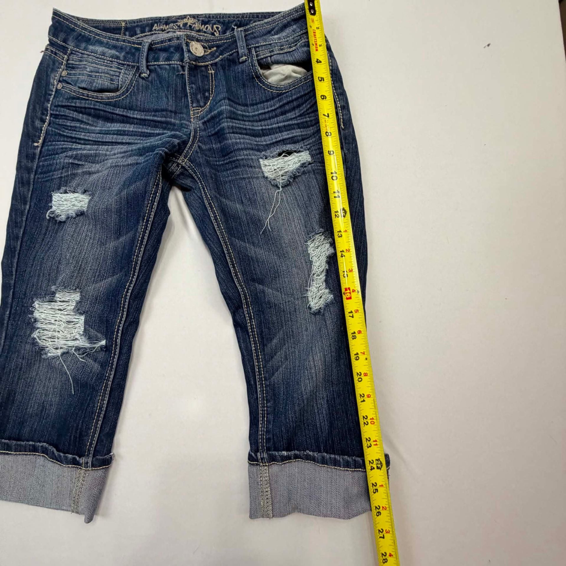 Almost Famous Distressed Cuffed Denim Capris Size 7 Blue 7