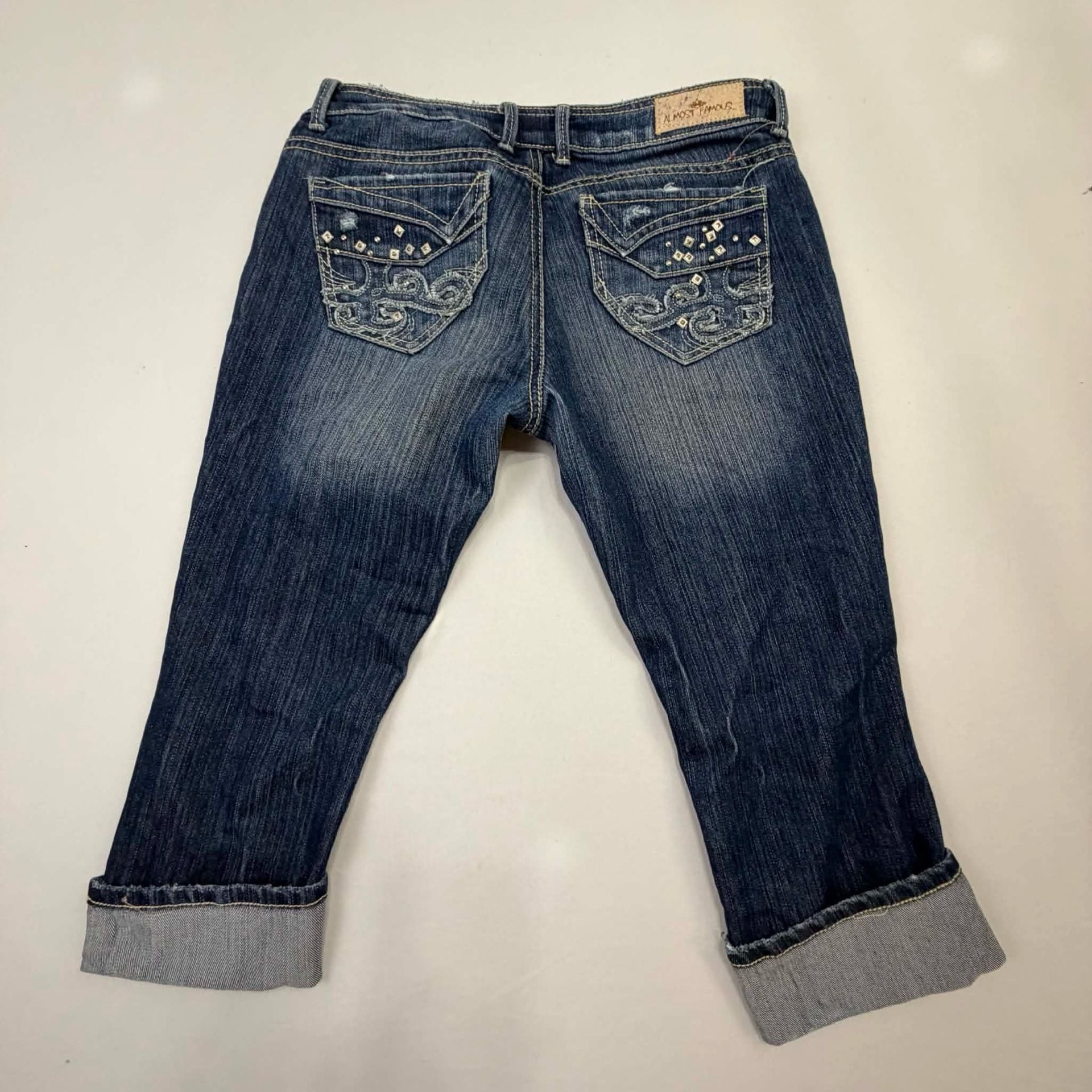 Almost Famous Distressed Cuffed Denim Capris Size 7 Blue 8