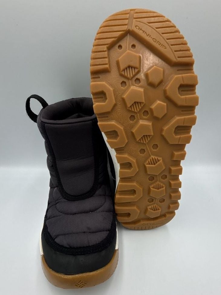 Columbia Snow Boots Black Puffer Winter Faux Fur
Size 4
#902 8