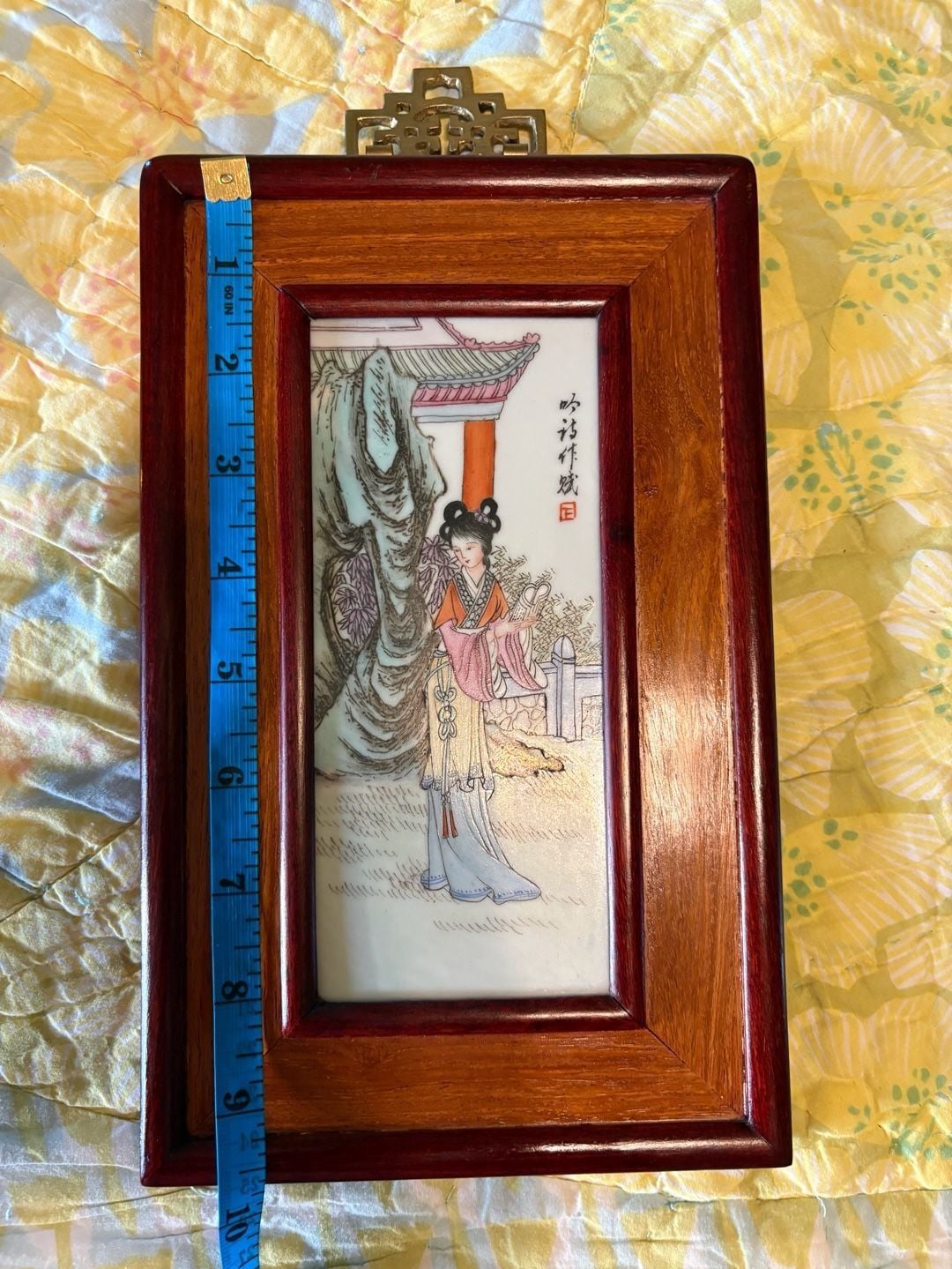 EUC Vintage Chinese Porcelain Painted Wall Hanging Plaque in Wood Frame 3