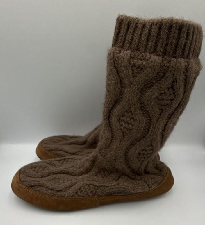 L.L. Bean Slipper Boots Brown Cable Knit
Size M
#903 6