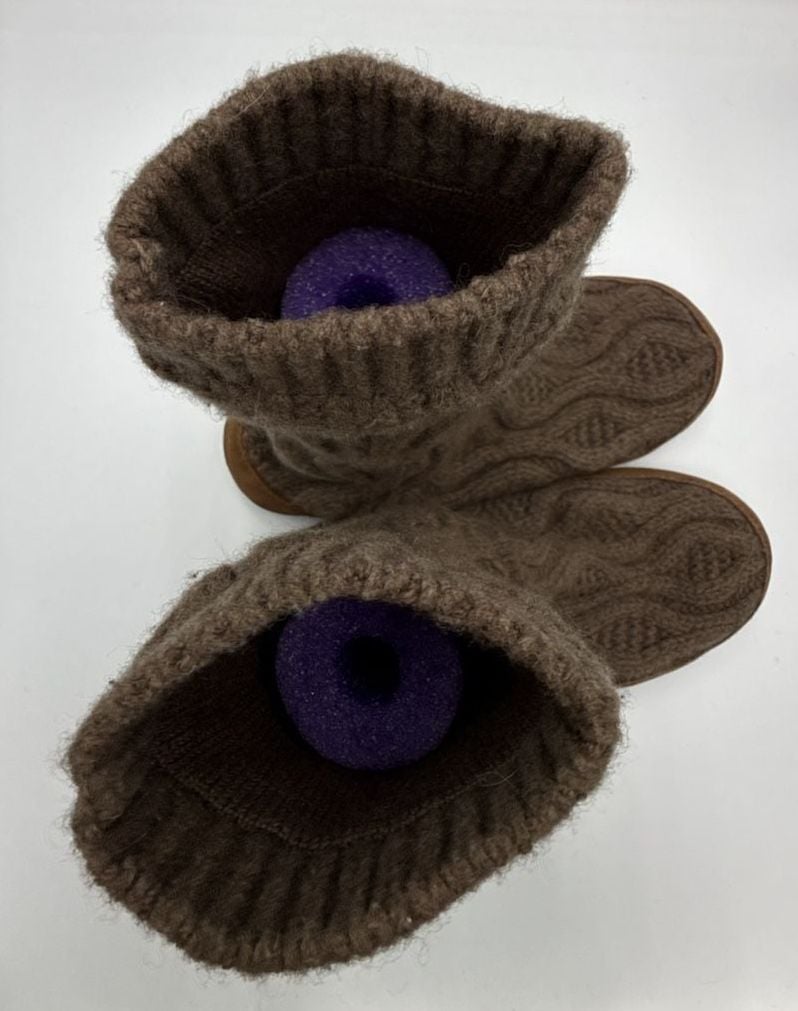 L.L. Bean Slipper Boots Brown Cable Knit
Size M
#903 8