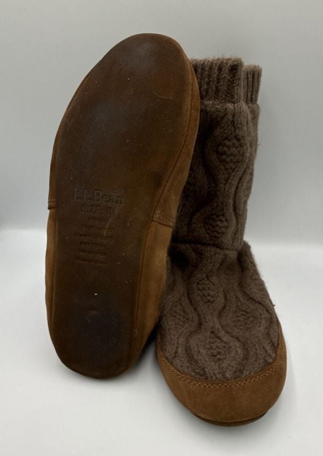 L.L. Bean Slipper Boots Brown Cable Knit
Size M
#903 9