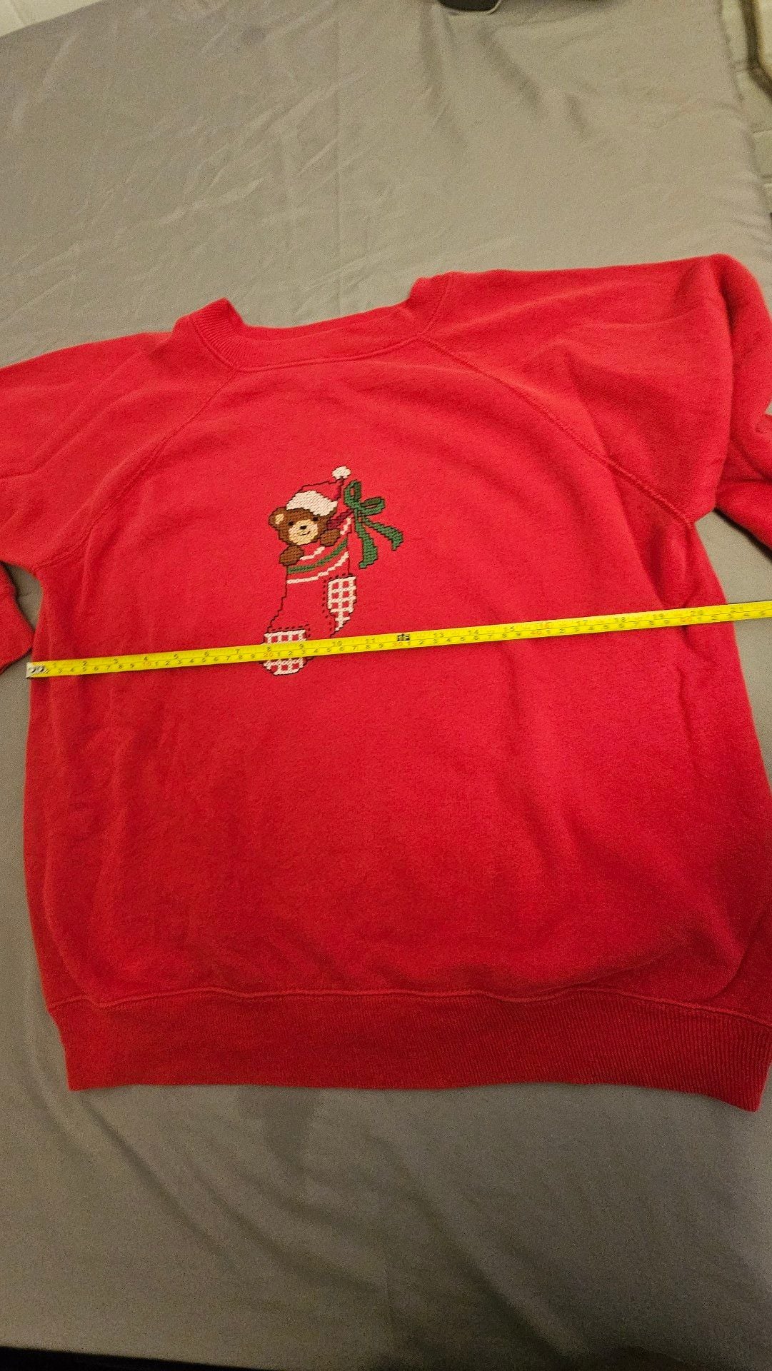 Hanes Her Way Christmas Stocking Bear Sweatshirt Size Large Red Vintage 7