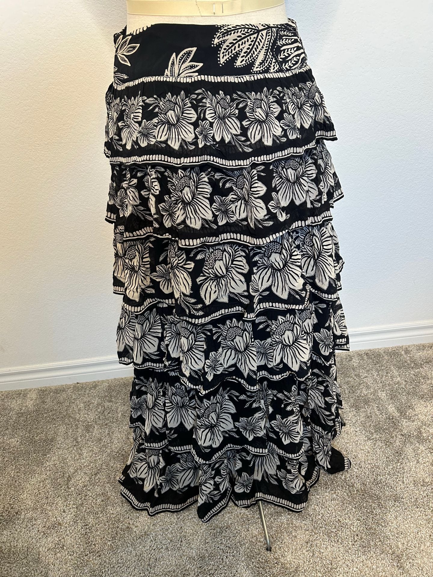 Farm Rio Ruffled Maxi Skirt Size M Black White Floral Tiered 2