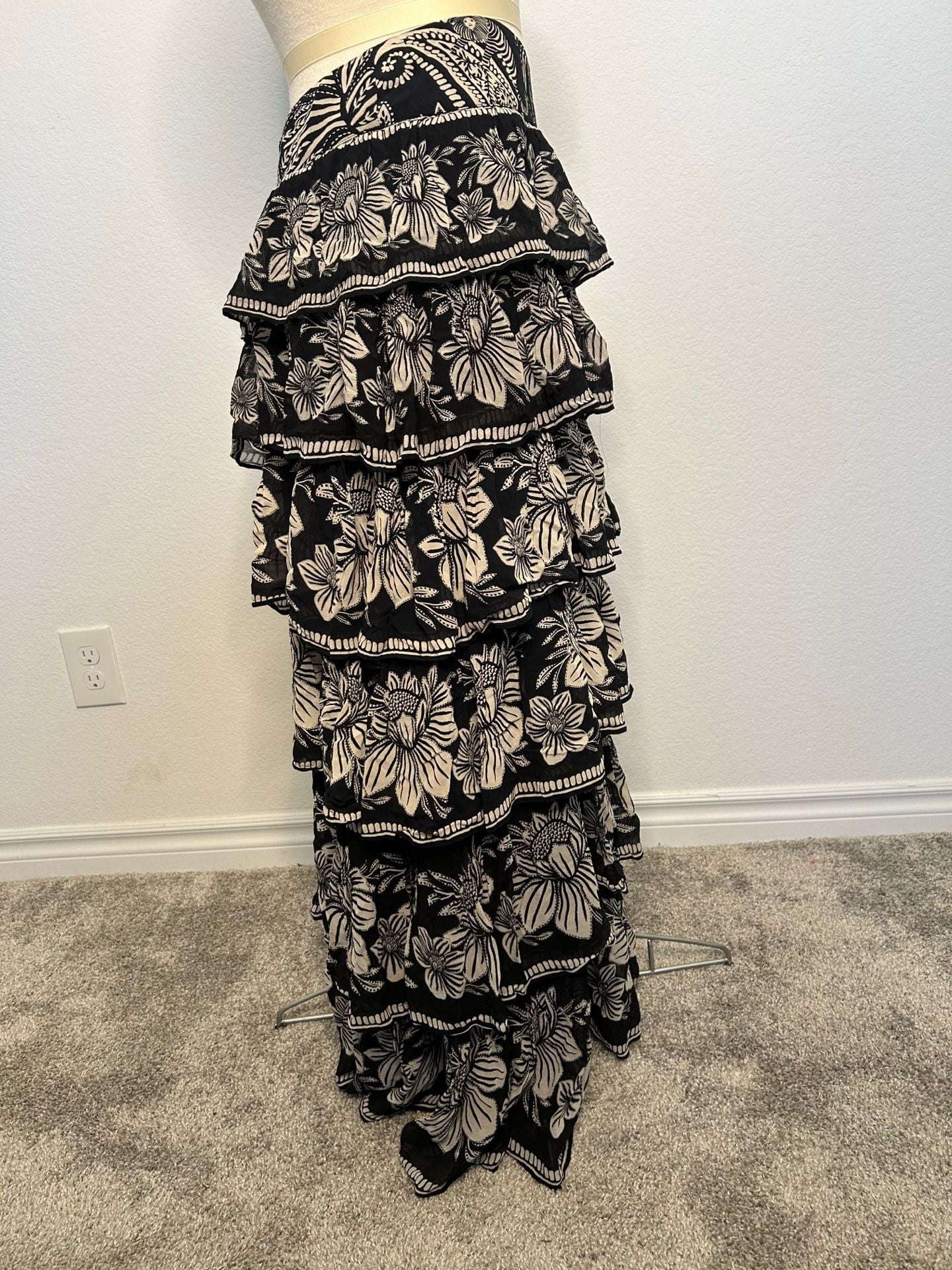Farm Rio Ruffled Maxi Skirt Size M Black White Floral Tiered 4