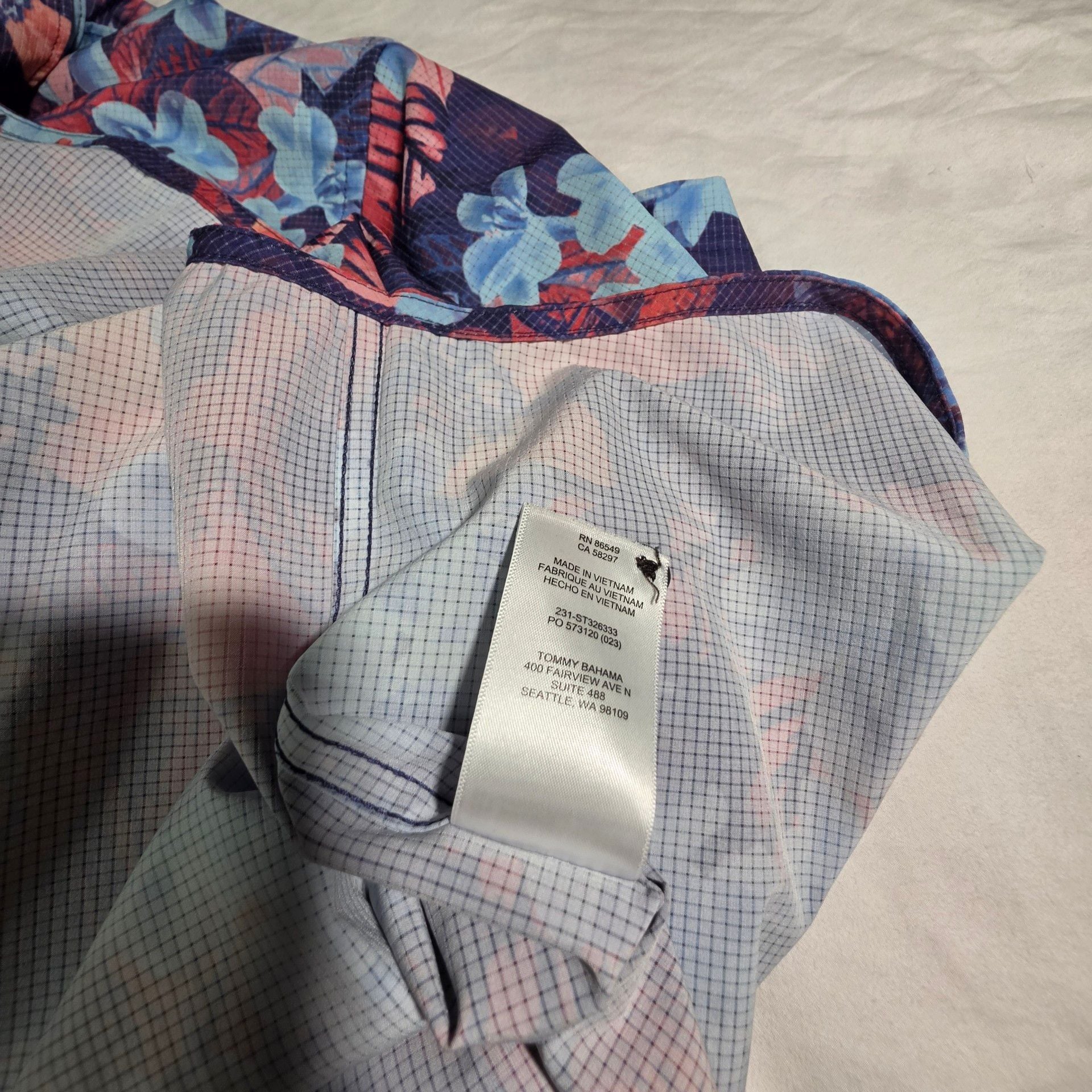 Tommy Bahama Button Down Shirt Size XL Floral Short Sleeve 6