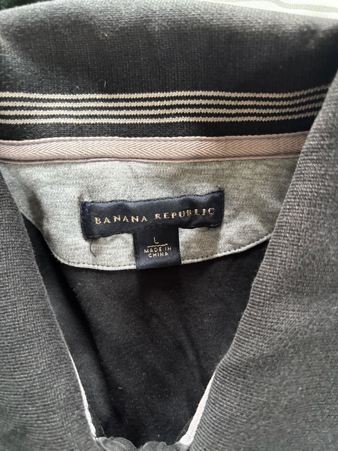 Men’s Clothing Bundle Lot of 5 – Under Armour, Vineyard Vines, Banana Republic 3