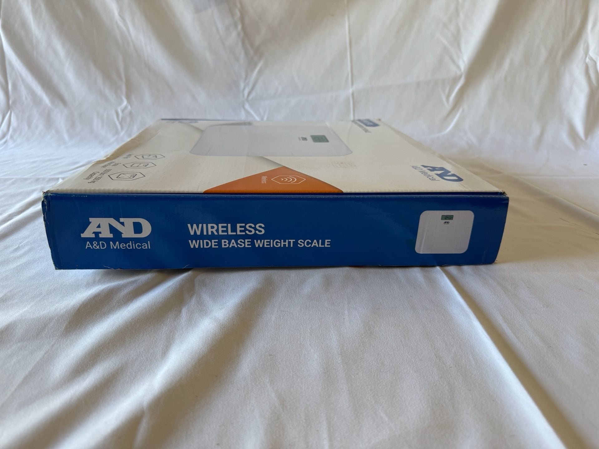 A&D Wide Base Wireless Weight Scale 550 lb  10